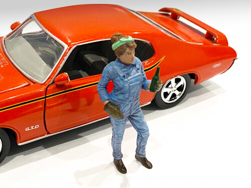 RETRO FEMALE MECHANIC IV FIGURINE FOR 1/24 SCALE MODELS AMERICAN DIORAMA 38347