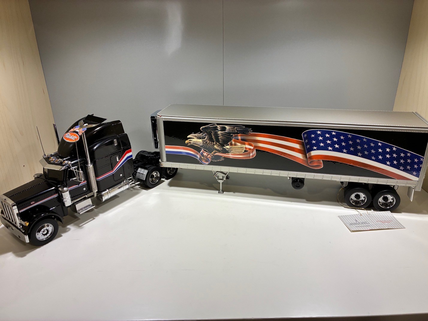 Franklin Mint PETERBILT 379 W/ Refrigerated Trailer 1/32 scale – RARE, VINTAGE