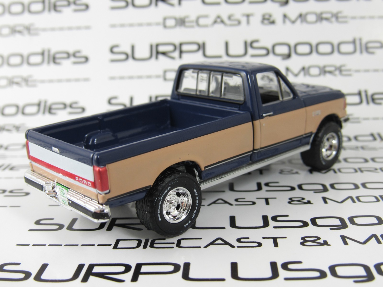 2025 Greenlight 1:64 LOOSE Blue 1987 FORD F150 F-150 XLT LARIAT Farm Work Pickup