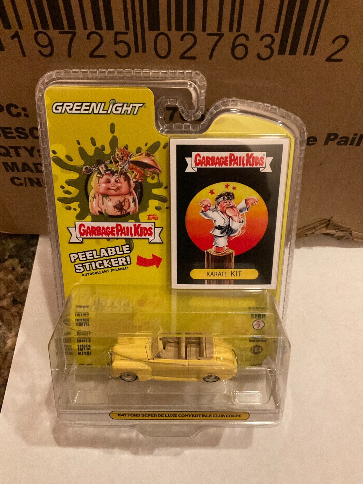 Greenlight Garbage Pail Kids 1947 Ford Super Deluxe Convertible . Karate Kit