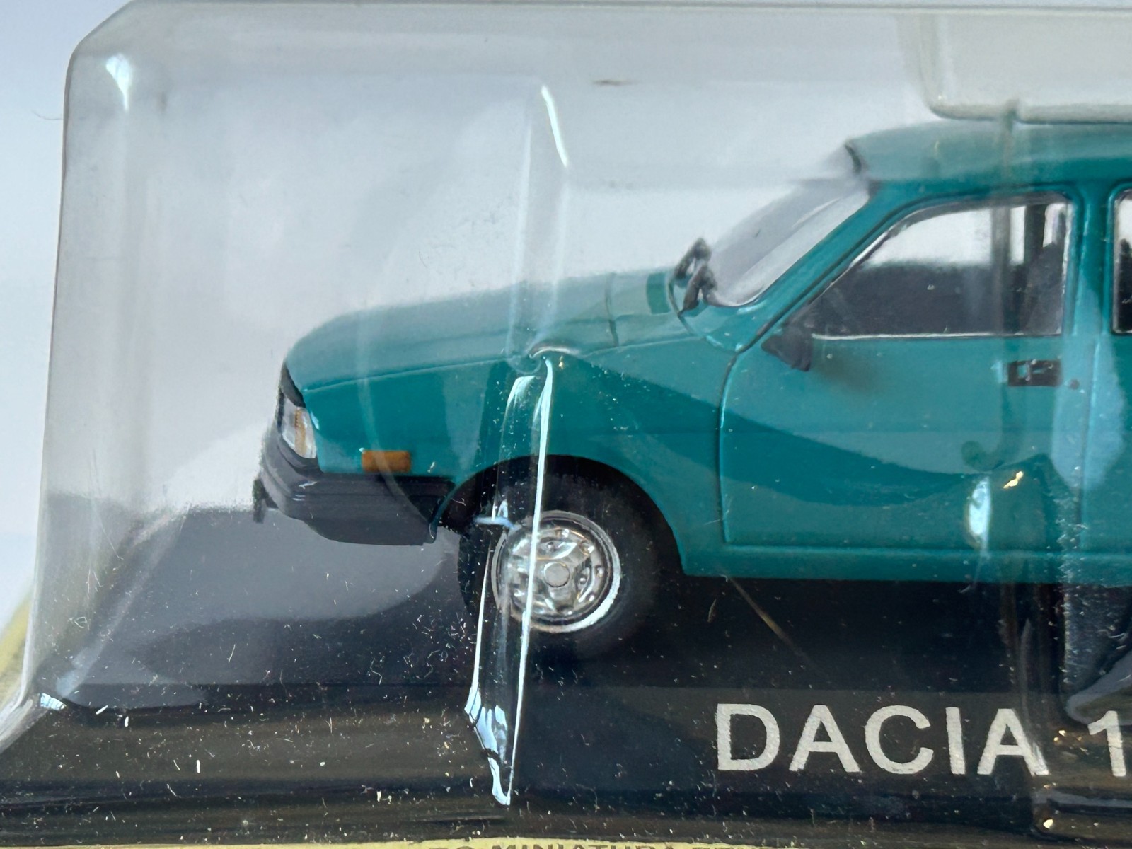 Dacia 1320 Romanian Classic Car Model Toy Green Diecast 1:43 Scale DeAgostini