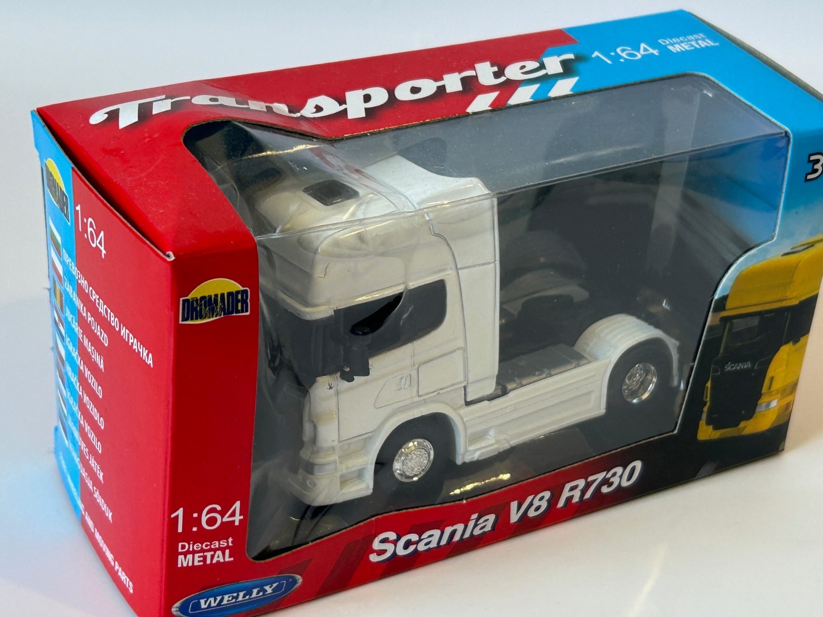 Scania Tractor Unit Lorry Model Diecast Toy 1:64 Scale Welly-CREASED BOX