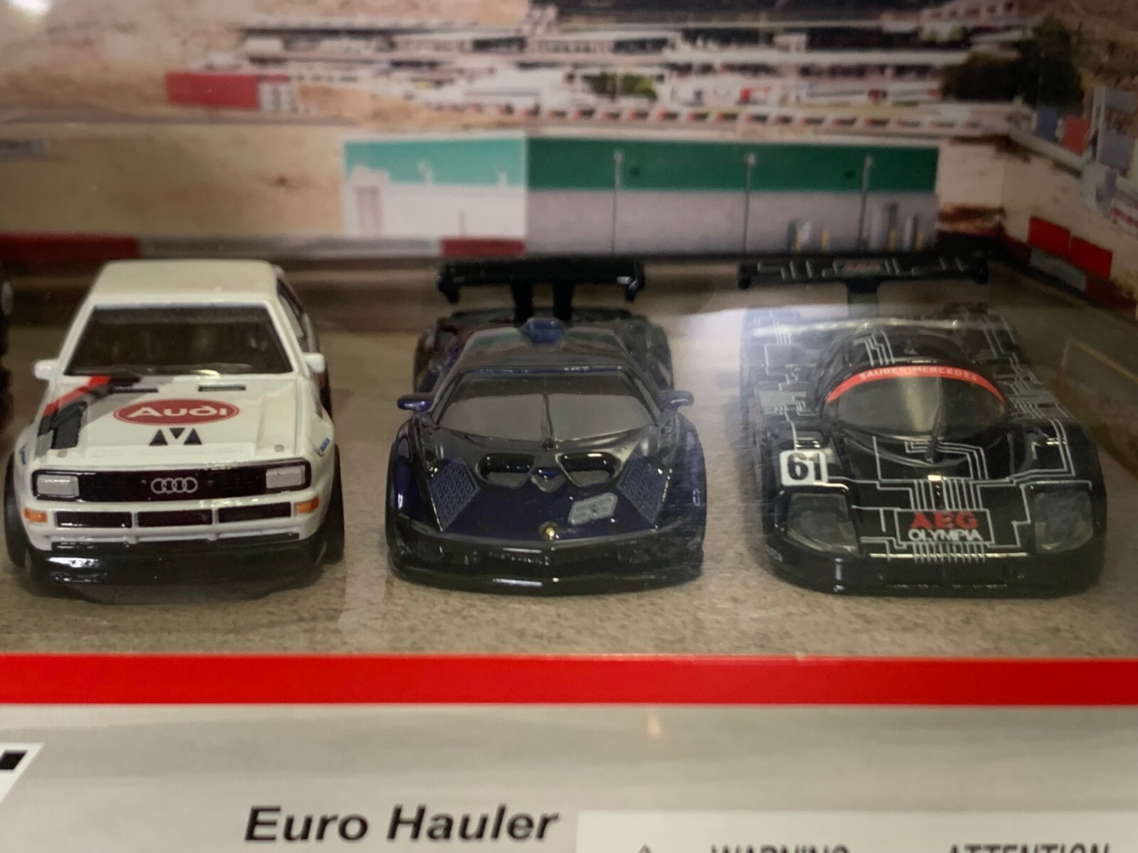 HOT WHEELS PREMIUM BOX SET EURO HAULER AUDI LAMBORGHINI SAUBER-MERCEDES C9