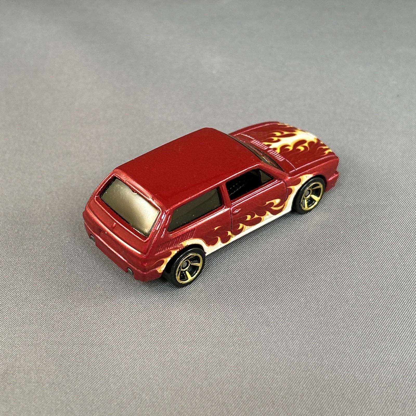 2012 Hot Wheels Heat Fleet – Volkswagen Brasilia – Red w/ Flames