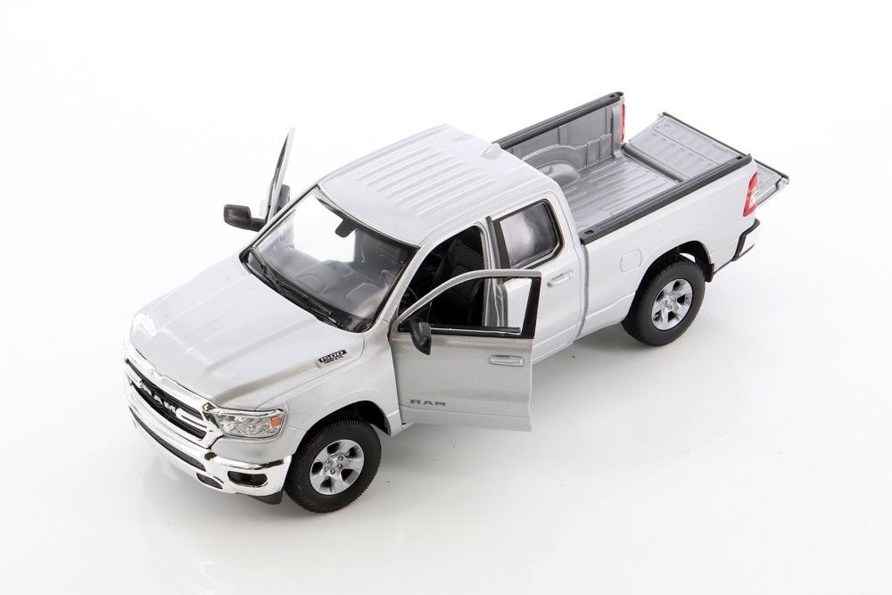 2019 DODGE RAM 1500 PICKUP 1/27 scale DIECAST CAR WELLY 24104/4D