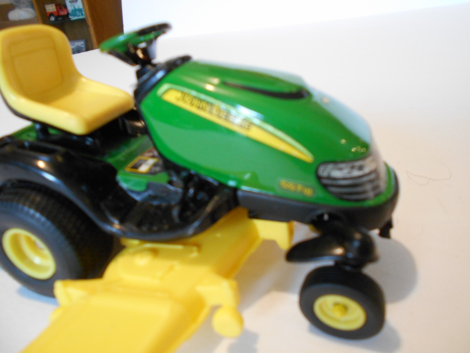 Vintage 2001 ERTL 1:16th Scale John Deere SST18 Spin-Steer Mower #15292, Used