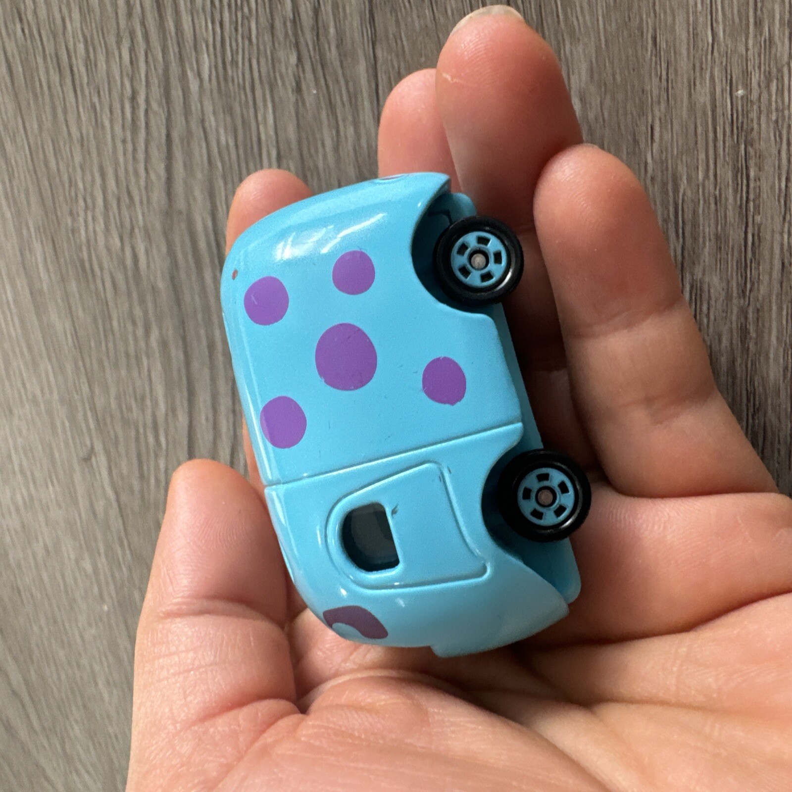 Takaratomy Tomica Disney Motors Tsum Tsum Mini Car Figure, Sulley Sullivan Toy