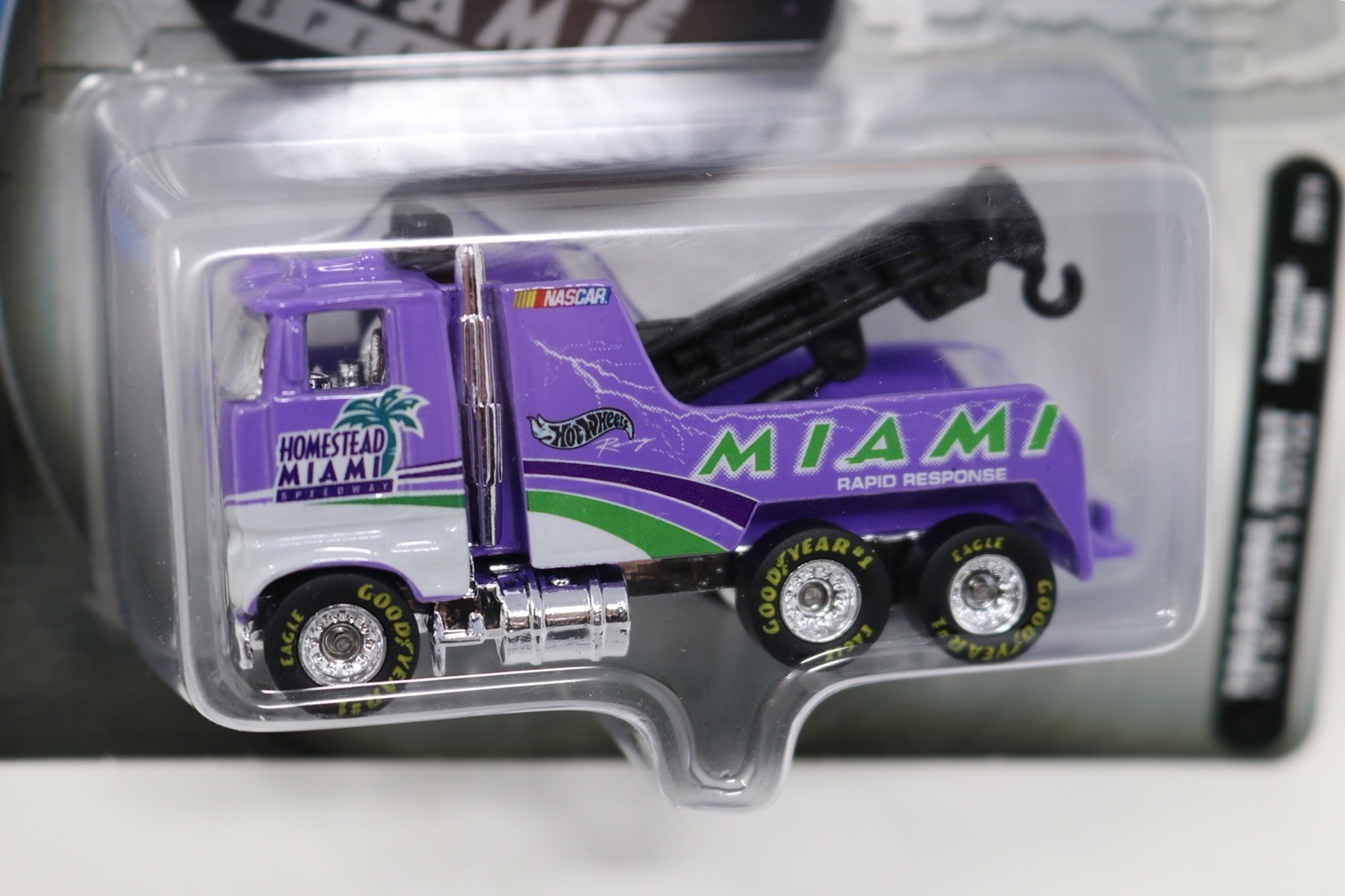 Hot Wheels Treasure Hunt Rig Wrecker NASCAR Homestead Miami 2001 Super T-Hunt