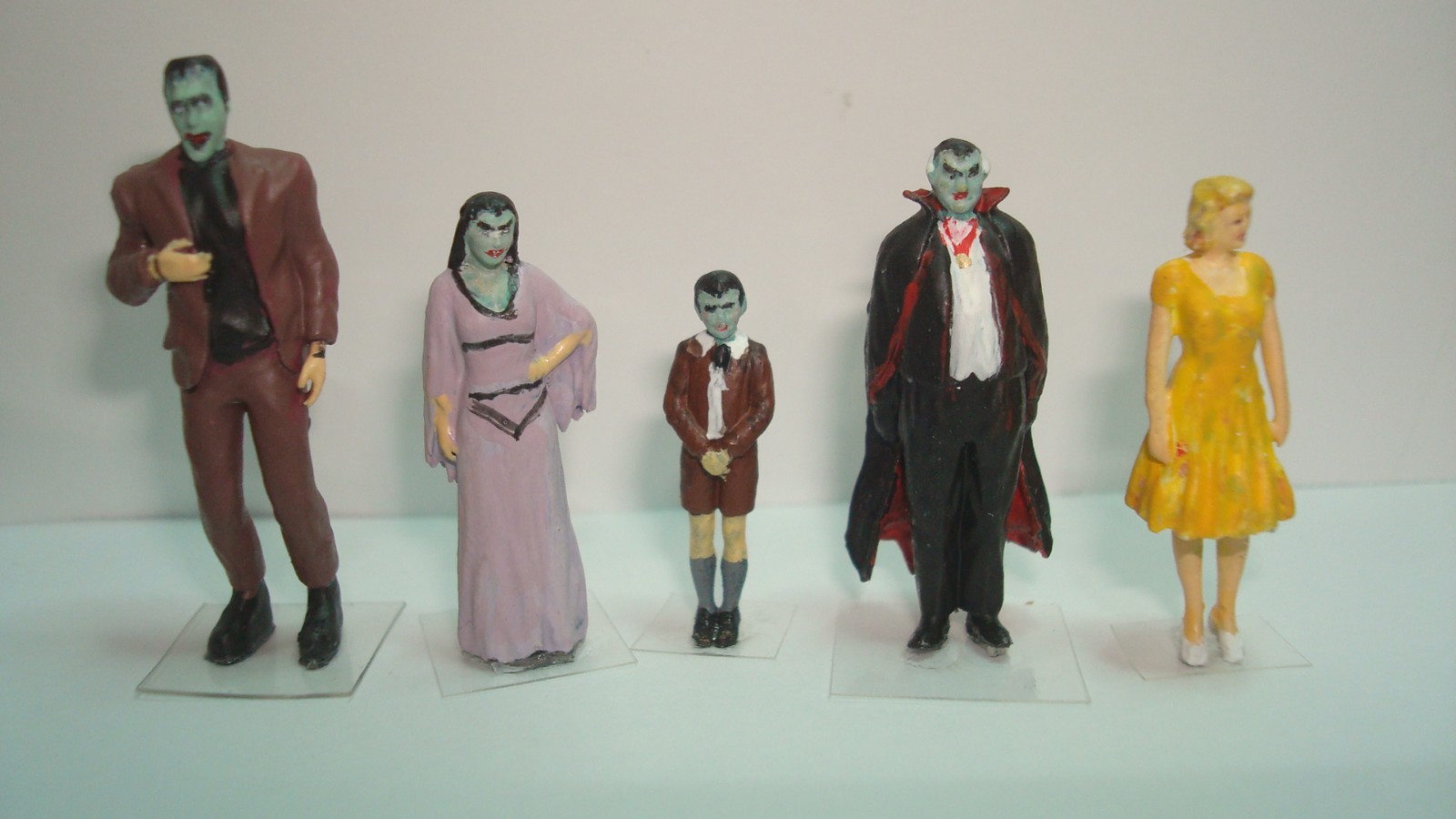1/64 Scale the Munster’s family only. No car or backdrop is included.
