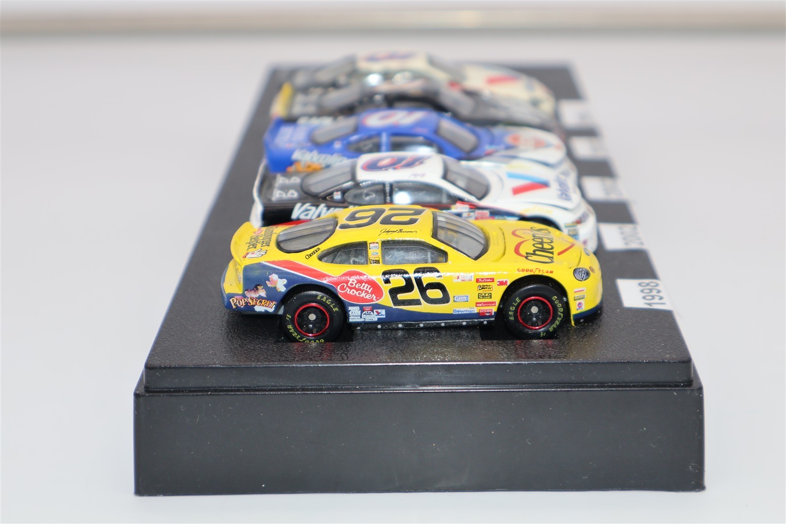 NASCAR 1:64 – JOHNNY BENSON – LOT OF 5 DIECAST CARS –