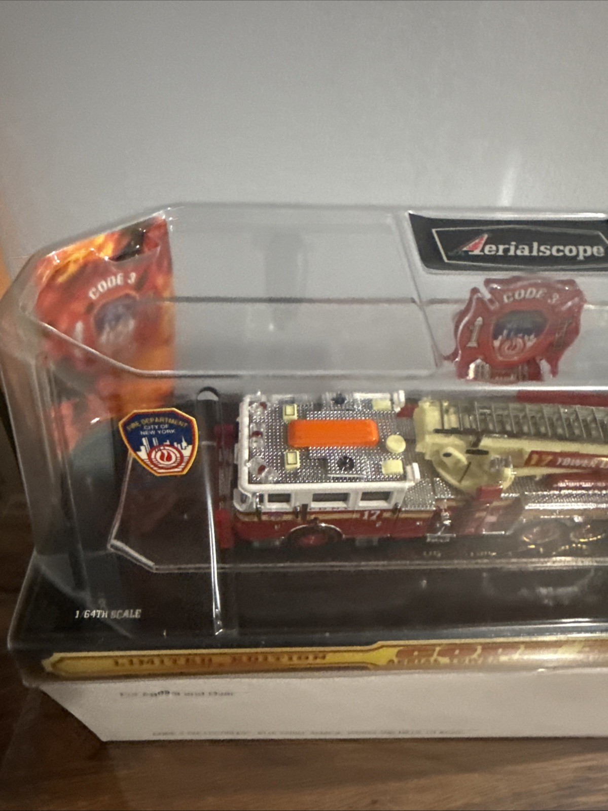 Code 3 Collectibles FDNY Aerialscope Tower Ladder 124 #12735 1/64 Fire Truck New