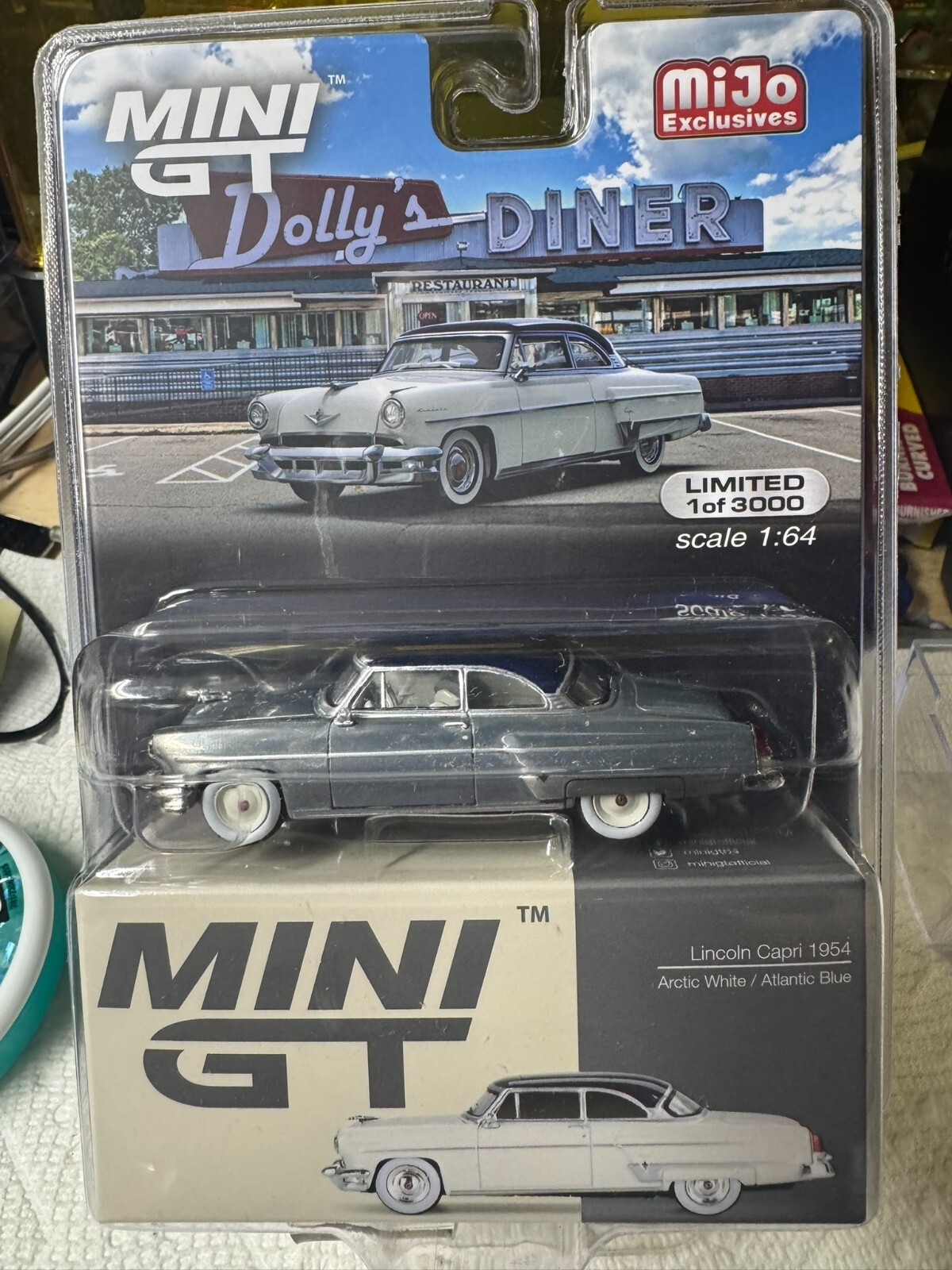 1:64 MiniGT 1954 Lincoln Capri Arctic White / Blue MGT00631-MJC Raw Chase