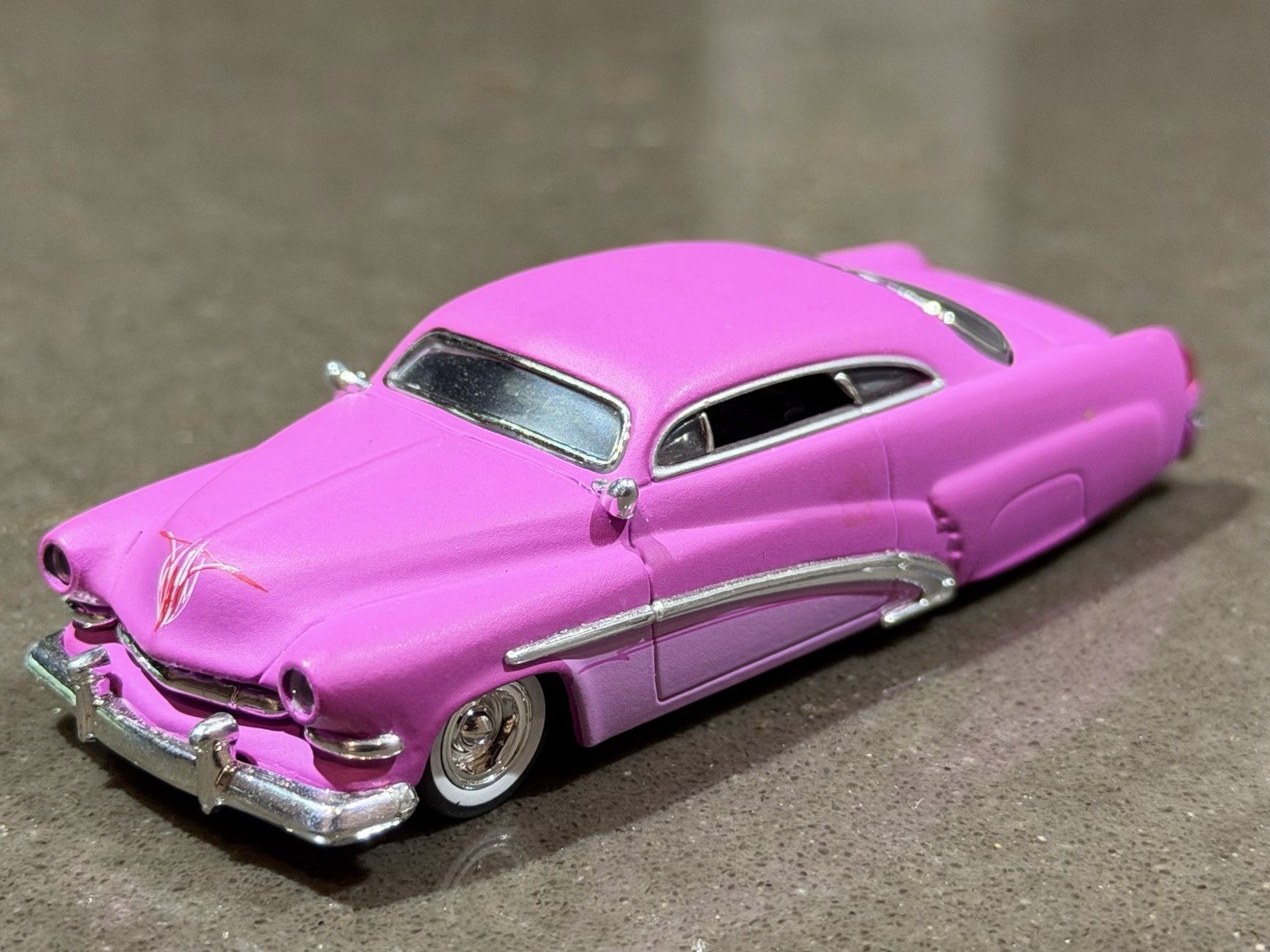 Hot Wheels 100% ROD & CUSTOM 51 MERC 1:64