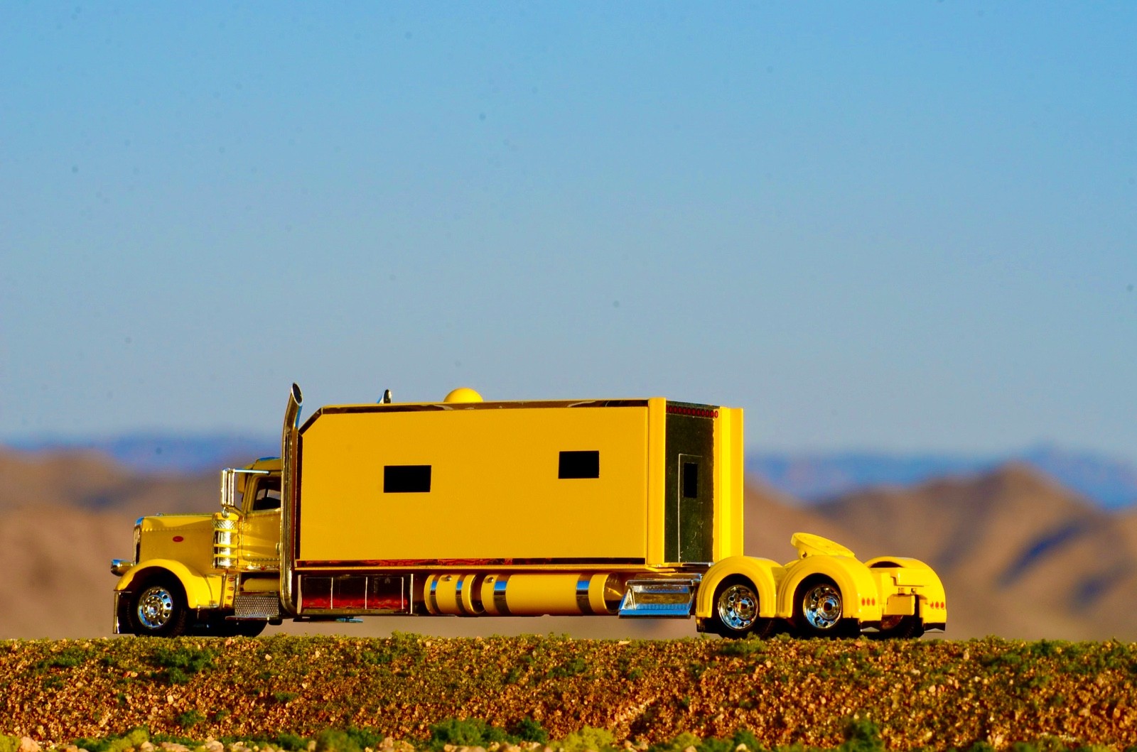 1/64 DCP Peterbilt with Huge Sleeper ** Custom Built **