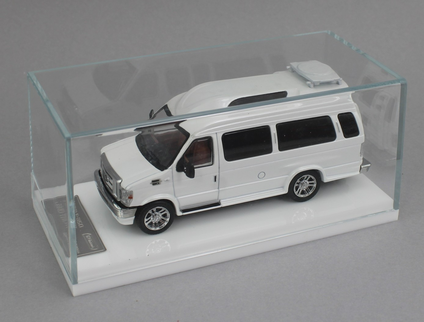 1:64 *MK MINIATURES* WHITE Ford E-350 XLT LAND YACHT Conversion Van Diecast NIB
