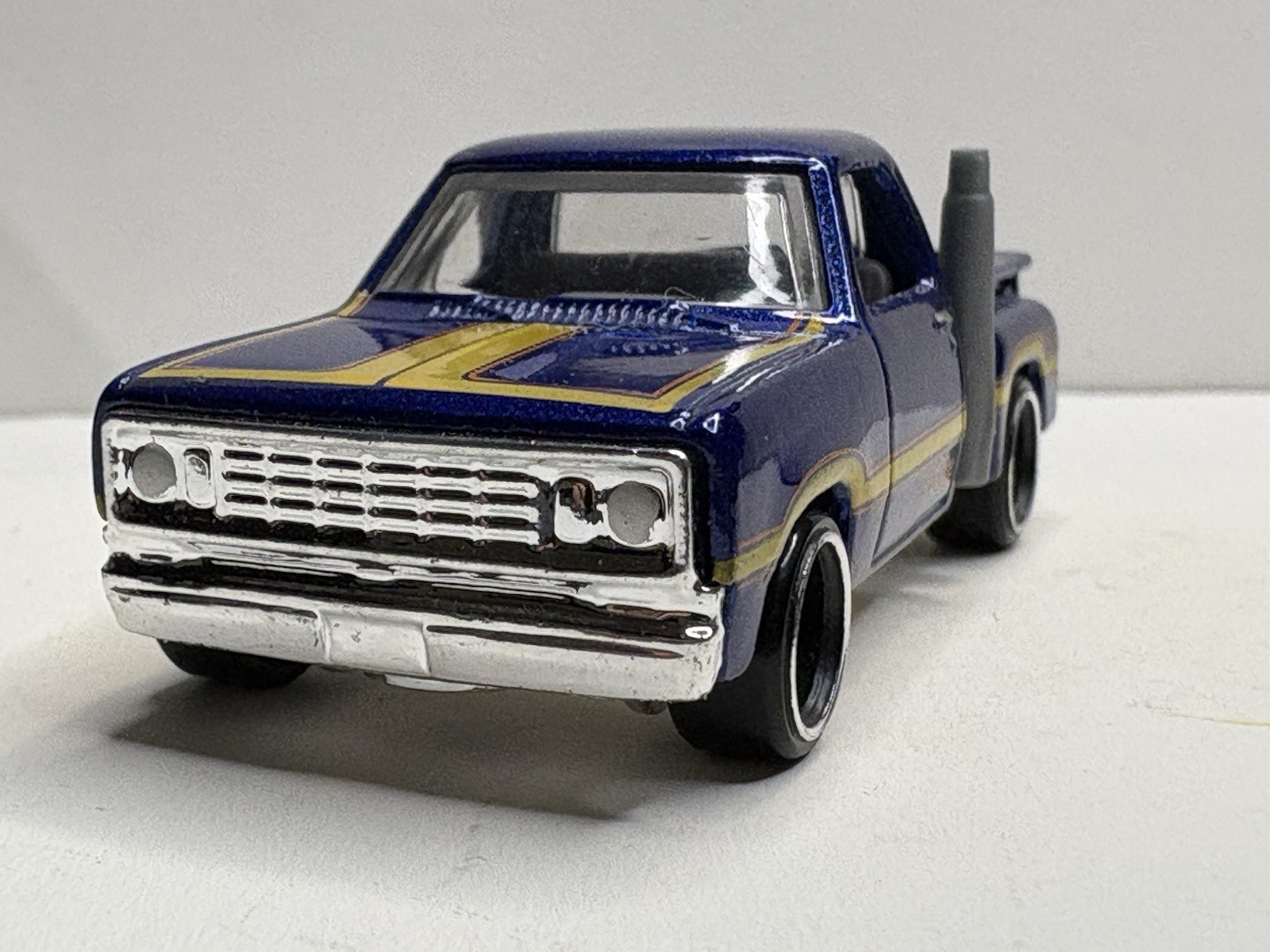 Loose 1978 DODGE WARLOCK PICKUP TRUCK BLUE 1/64 SCALE COLLECTIBLE DIECAST CAR