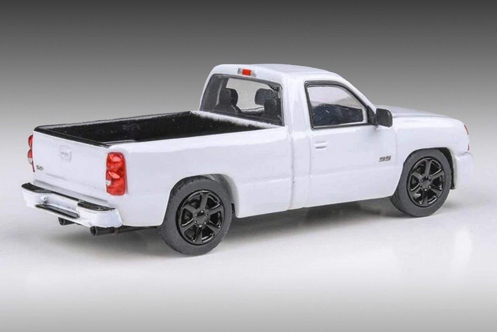 2006 Chevrolet Silverado SS 1:64 Paragon Models PB-55834