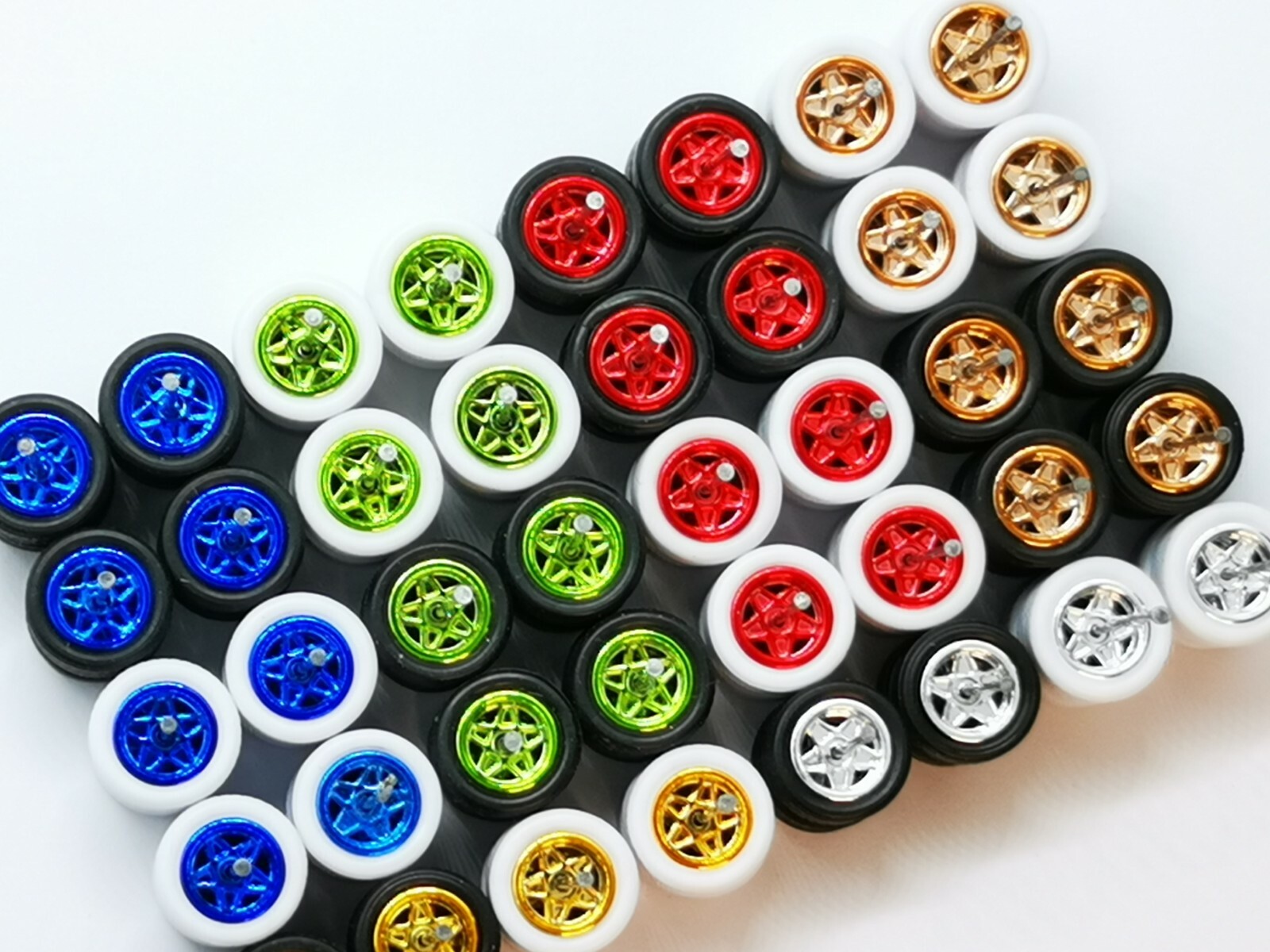 Hot Wheels 5 Star Wheel Long Axle 10 mm Rubber Tires fit 1:64 – 20 sets Mix