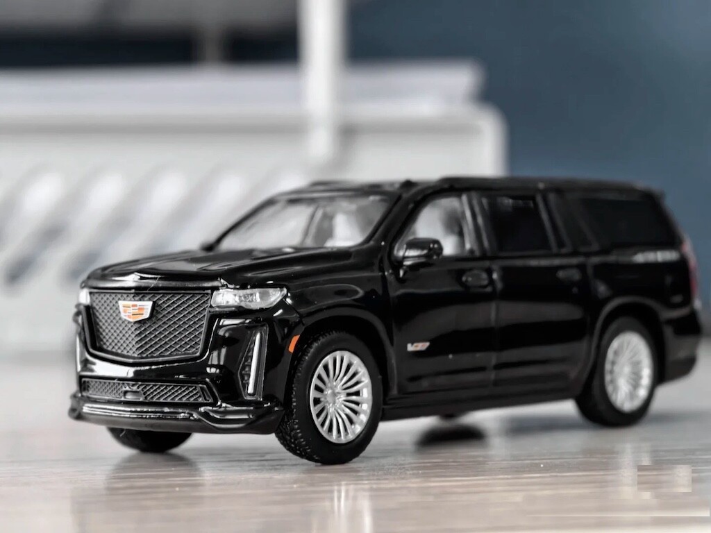 MSD 1/64 CADILLAC ESCALADE ESV Die Cast Truck -WHITE-