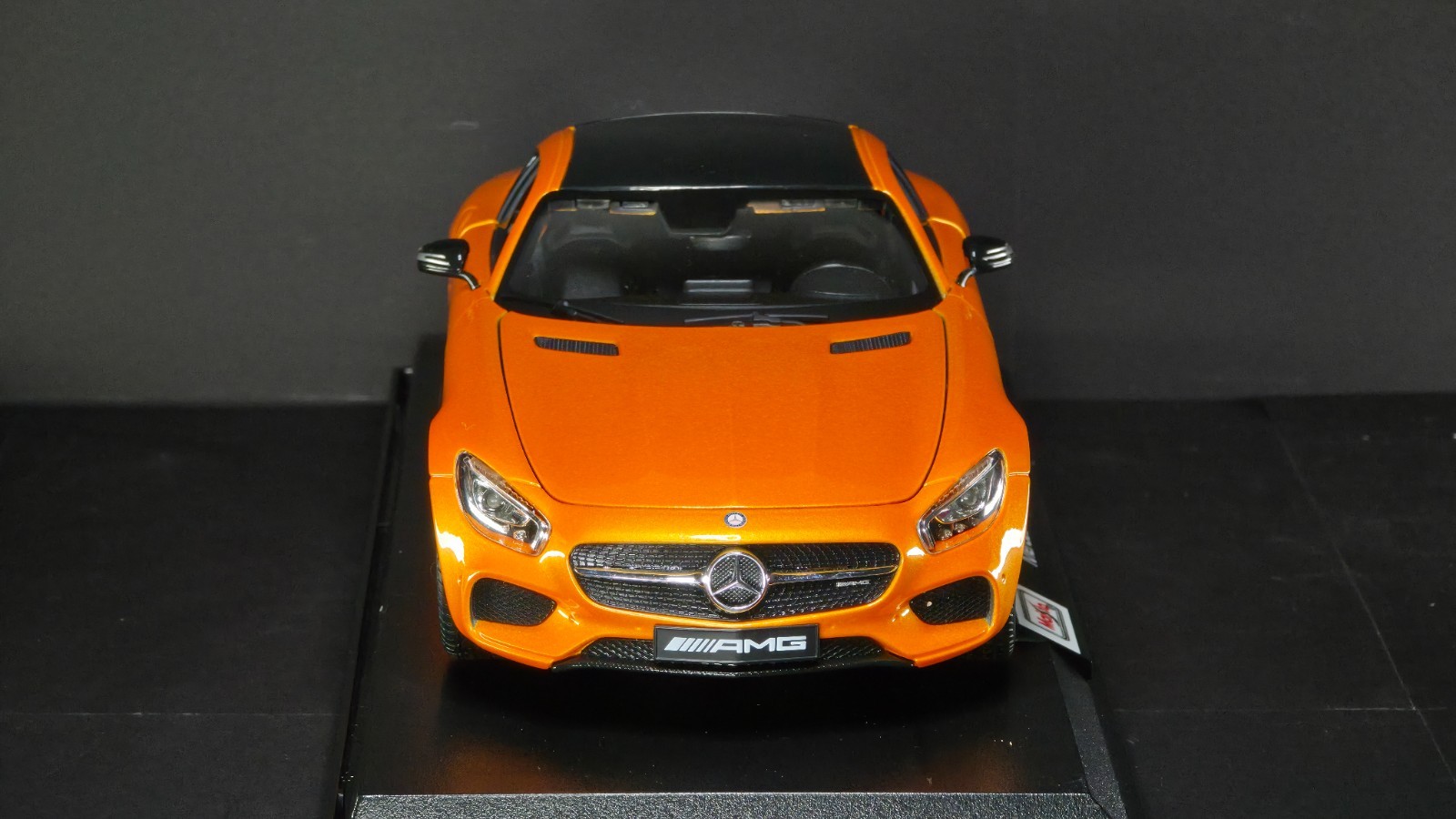 Mercedes-AMG GT 1:18 Maisto Exclusive Style Special Edition – Orange