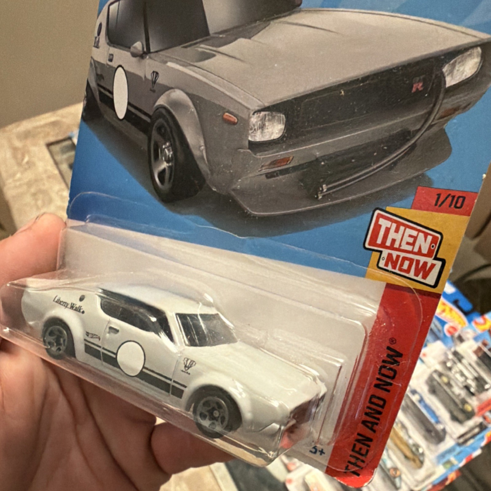 Hot Wheels 1:64 Nissan Skyline 2000GT-R LBWK White Black Then and Now Unopened