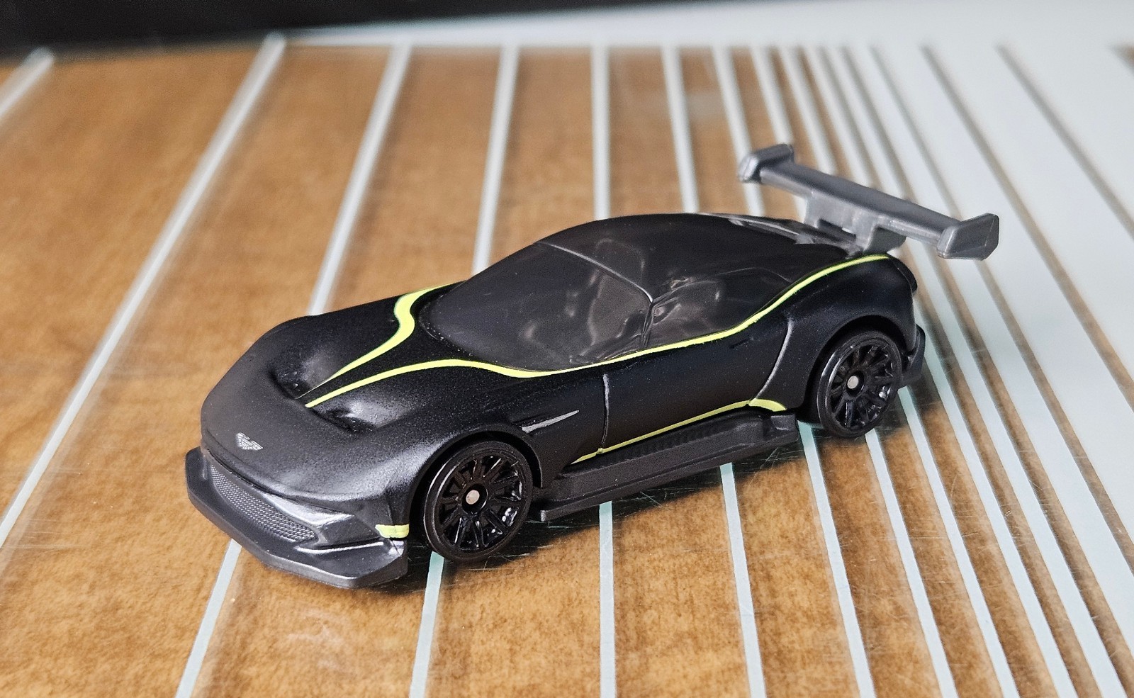 Hot Wheels 2025 HW Motor Show 5 Pack Black Aston Martin Vulcan – Loose