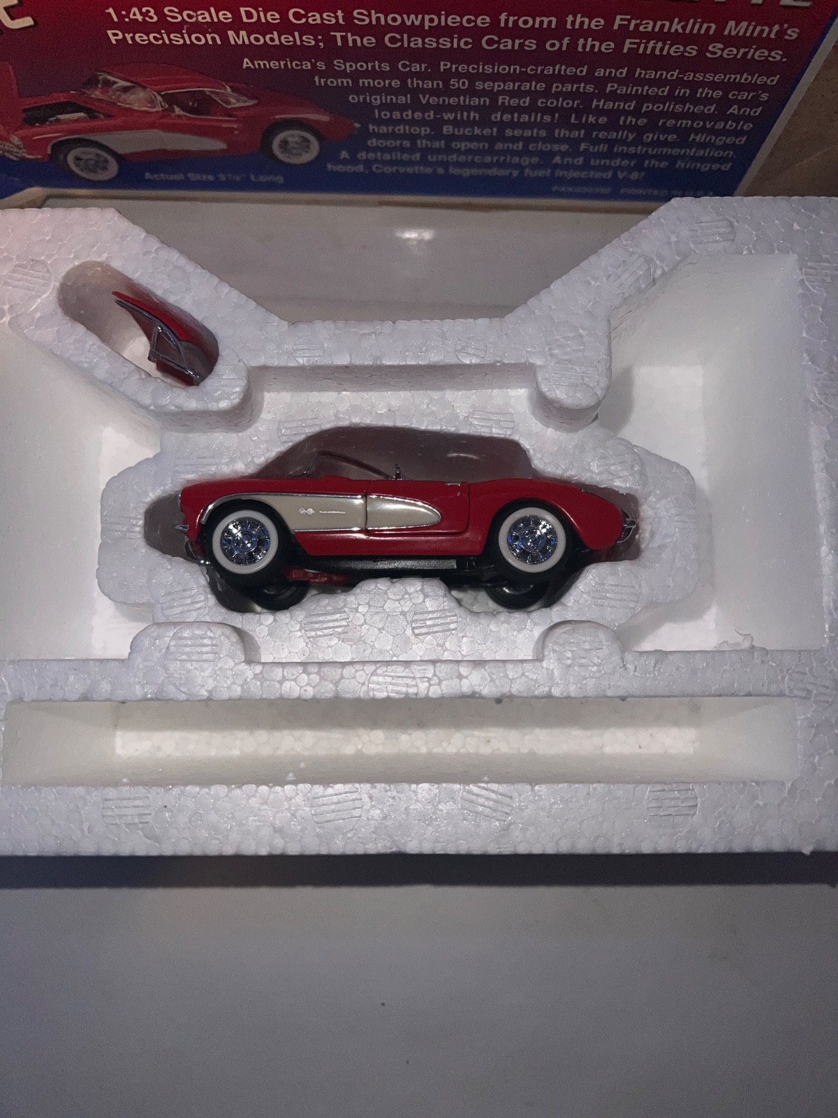 FRANKLIN MINT 1957 CORVETTE 1:43 SCALE WITH REMOVABLE TOP AND BOX