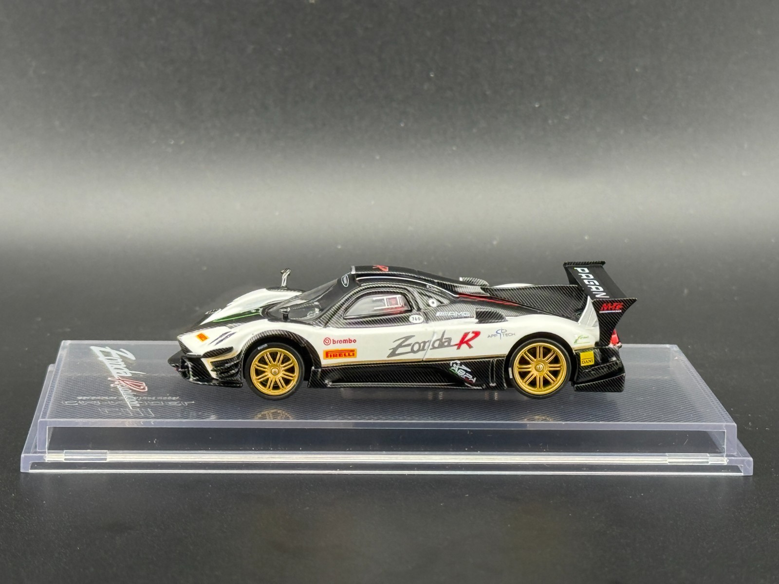 CM Model Pagani Zonda Revolucion White 1/64
