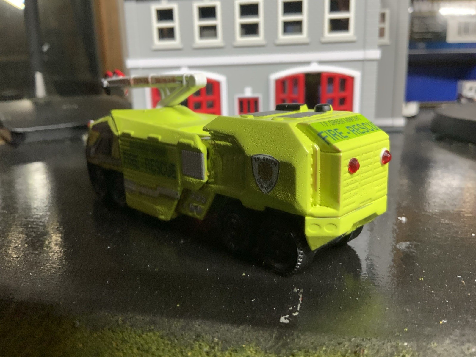 Matchbox T F Green Fire Rescue Crash Truck