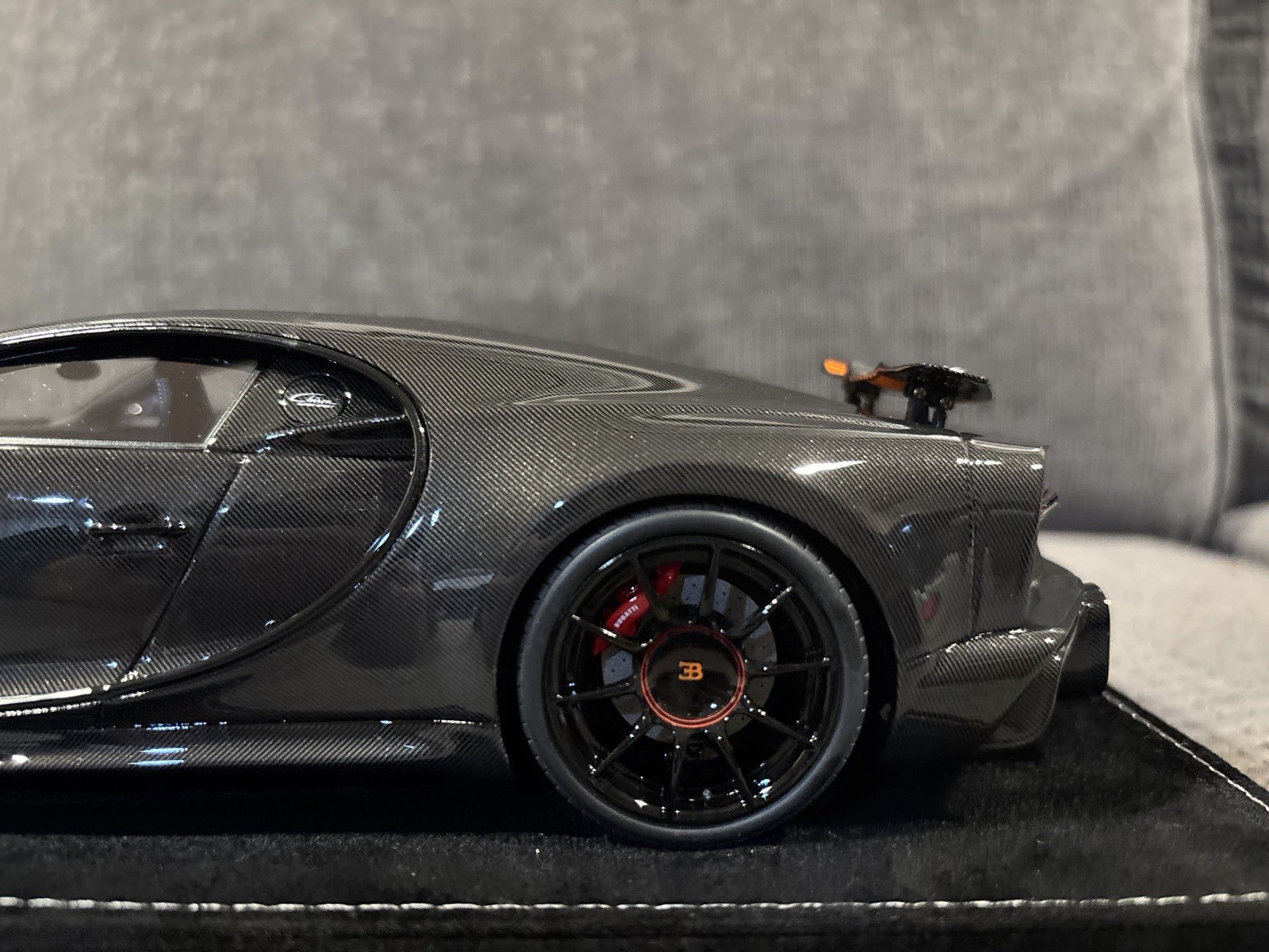 1/18 HH Henson & Heaven Bugatti Chiron SuperSport Carbon/orange High Wing Limite