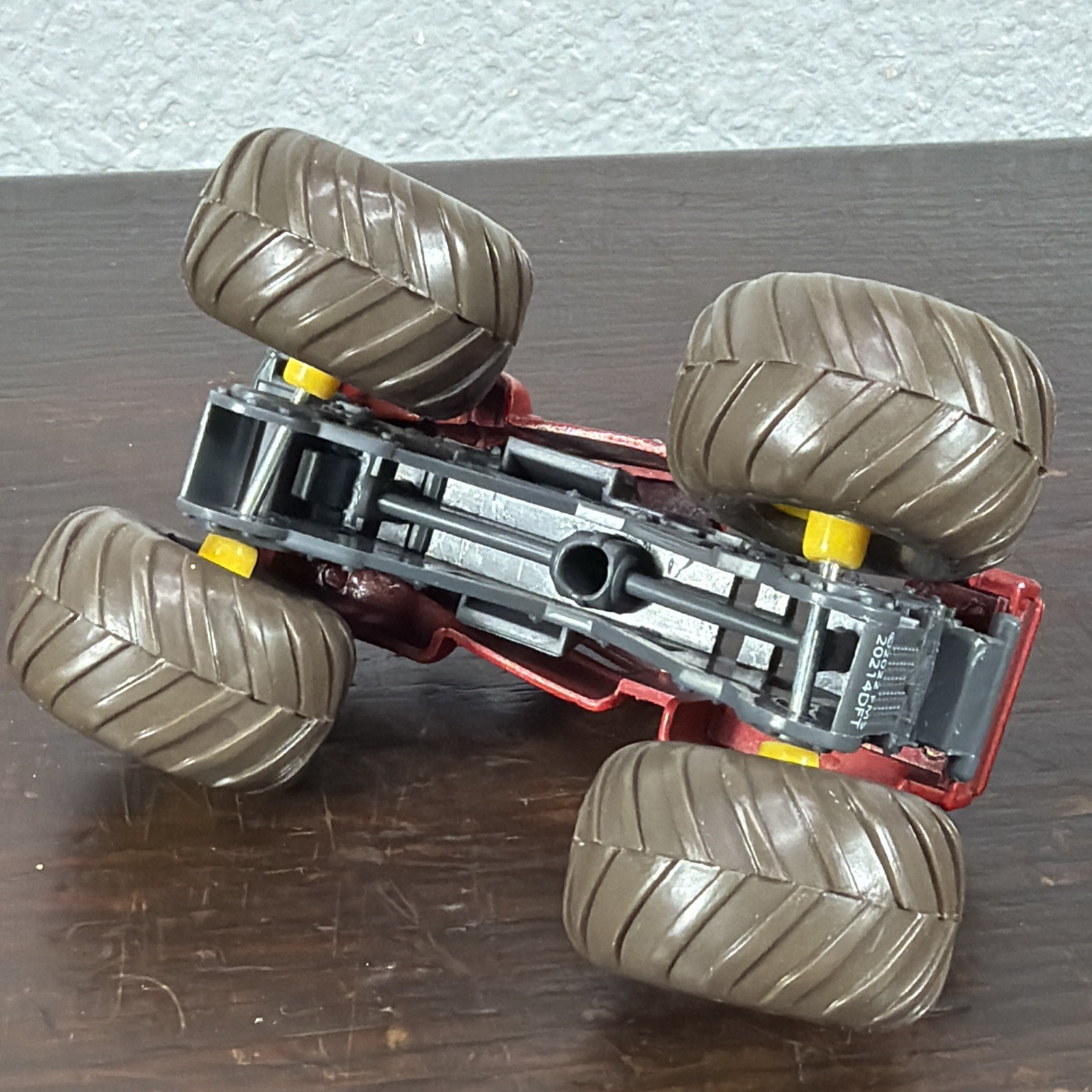 Spin Master Monster Jam Red Retro Grave Digger Pickup Truck 1:64 Brown Tires