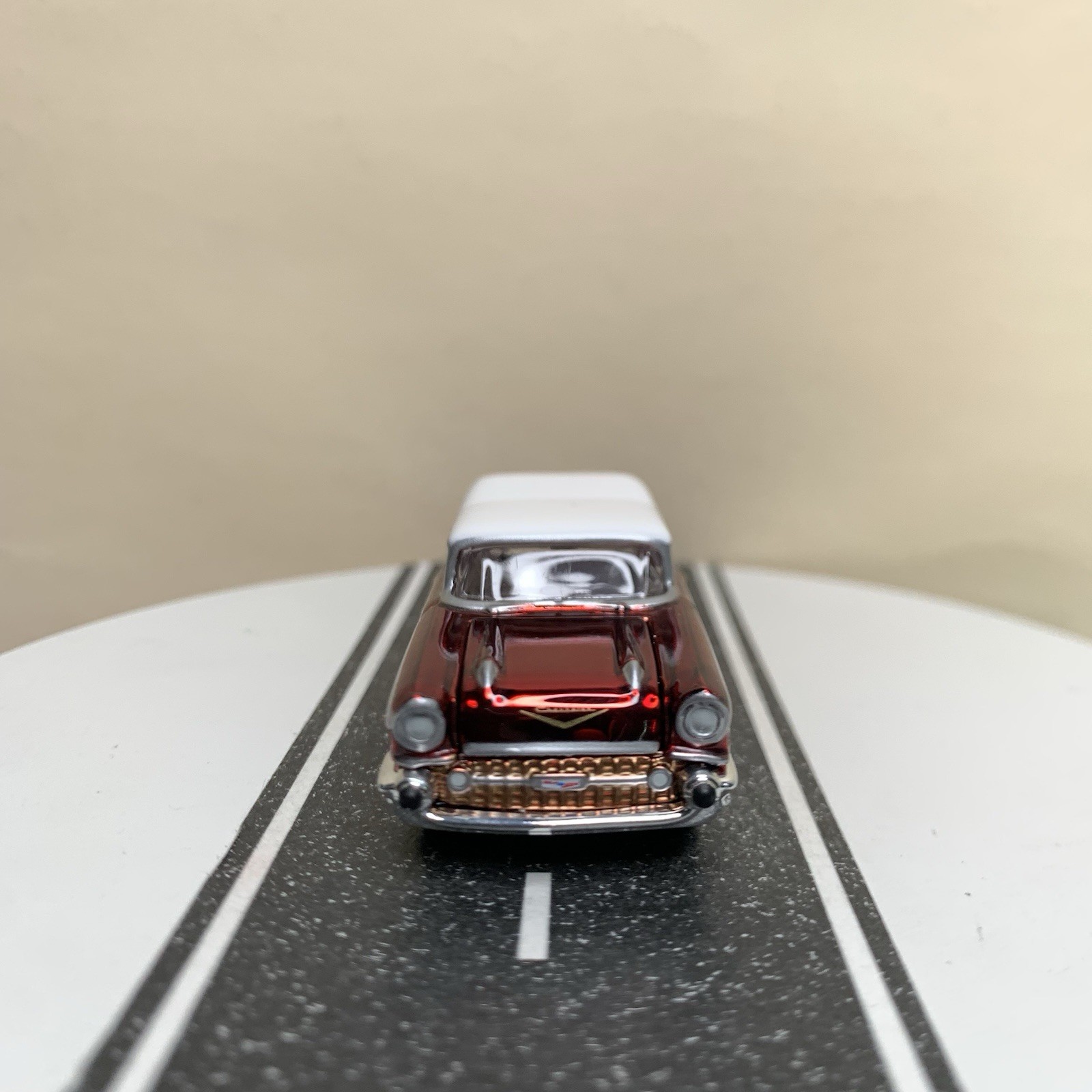 2002 Johnny Lightning Holiday Classics 1957 Chevy Nomad Wagon Red Chrome 1:64 NM