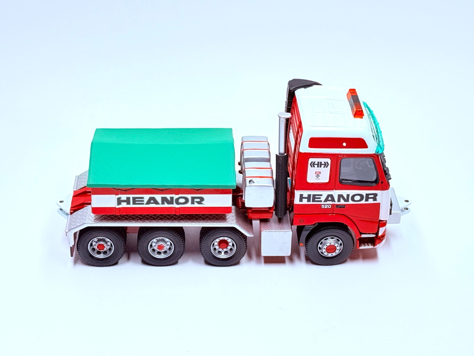 CORGI VOLVO FH 4 AXLE BALLASTED TRACTOR UNIT MODEL ONLY HEANOR CC12403 W553 1:50