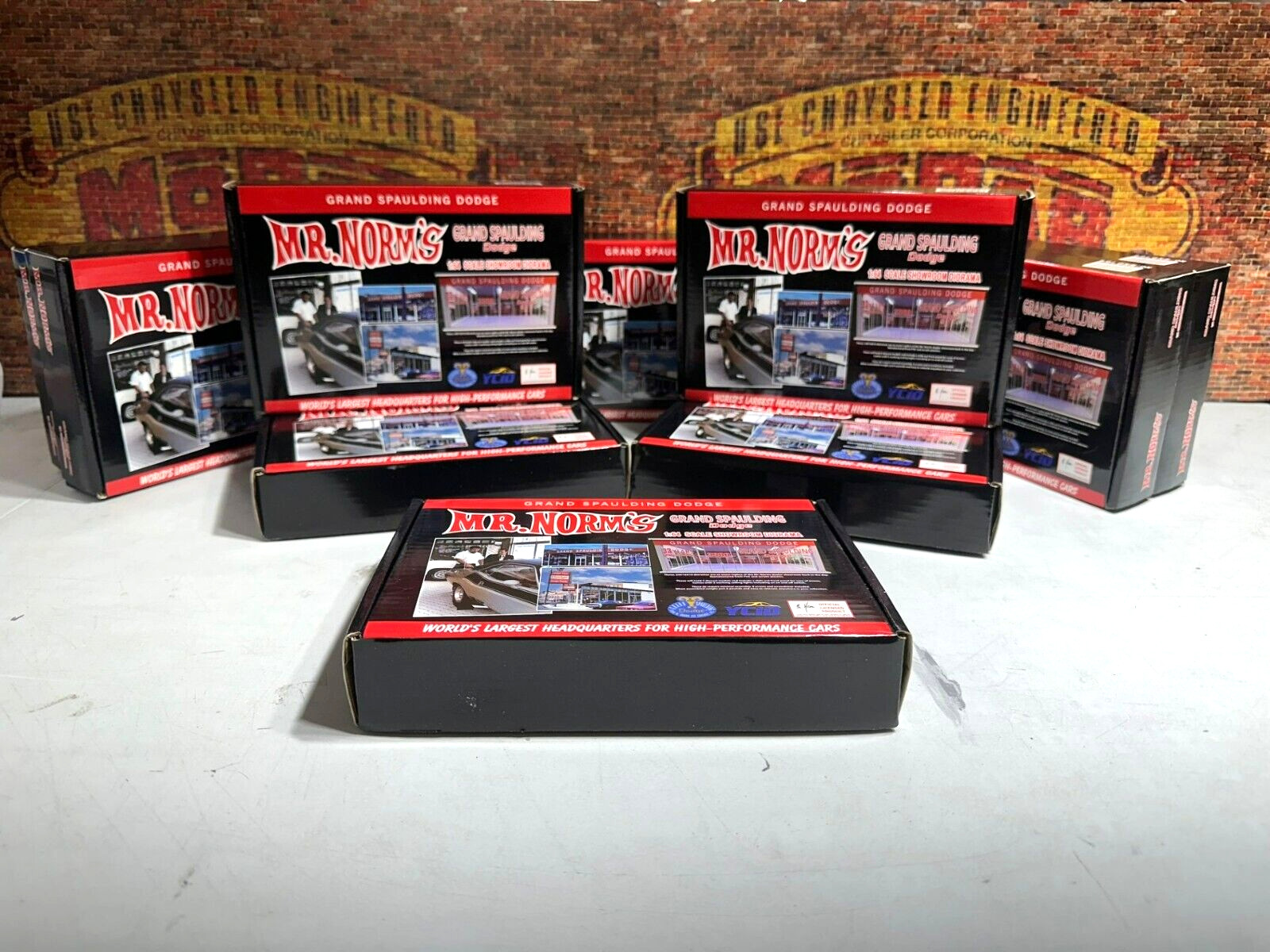 1/64 SCALE, MR. NORMS GRAND SPAULDING DODGE SHOWROOM DIORAMA !