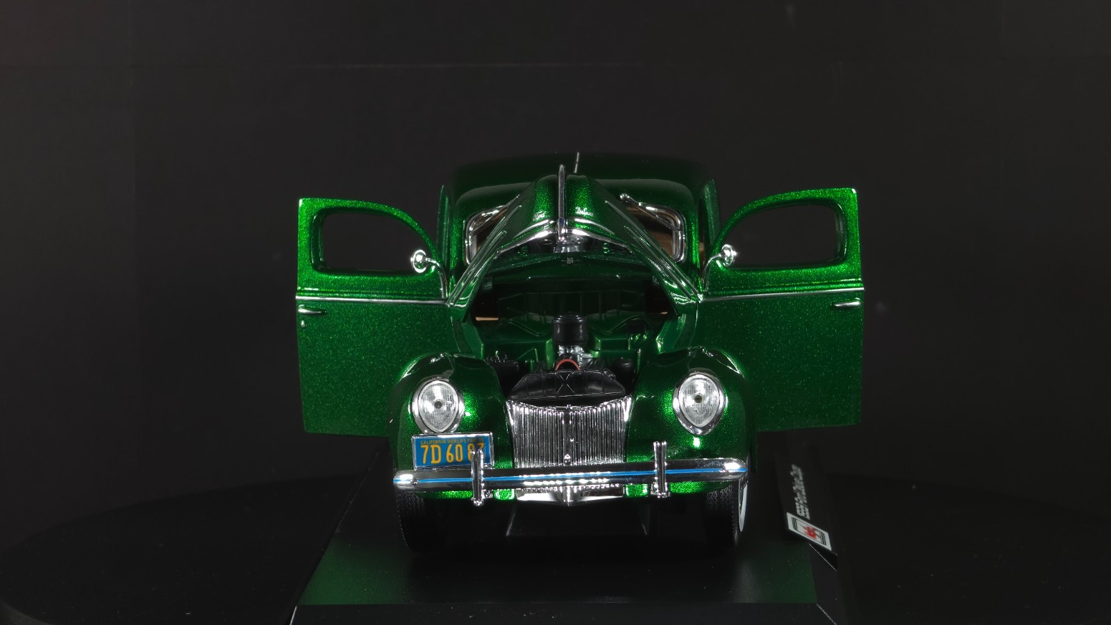 1939 Ford Deluxe Coupe 1:18 Maisto Exclusive Style Special Edition – Green