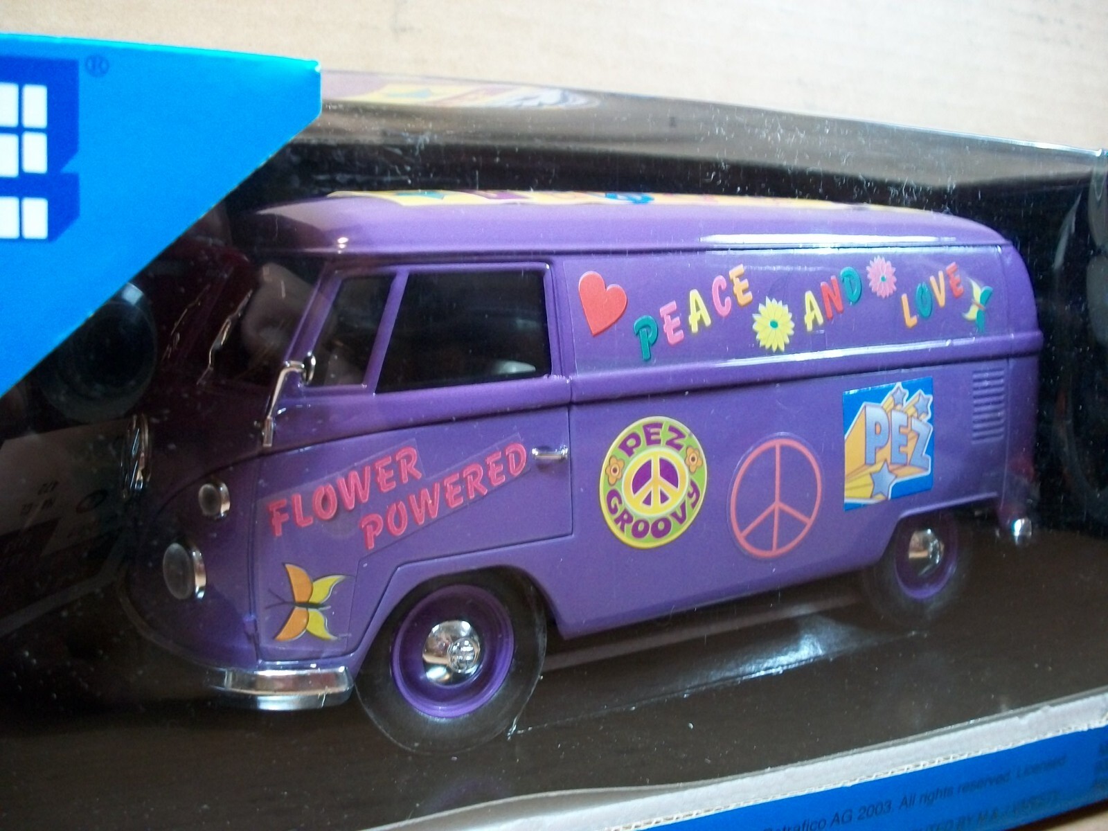 1:18 Scale VW Microbus “PEZ PEACE VAN” ~ #984 of 1000 ~ with Display Case