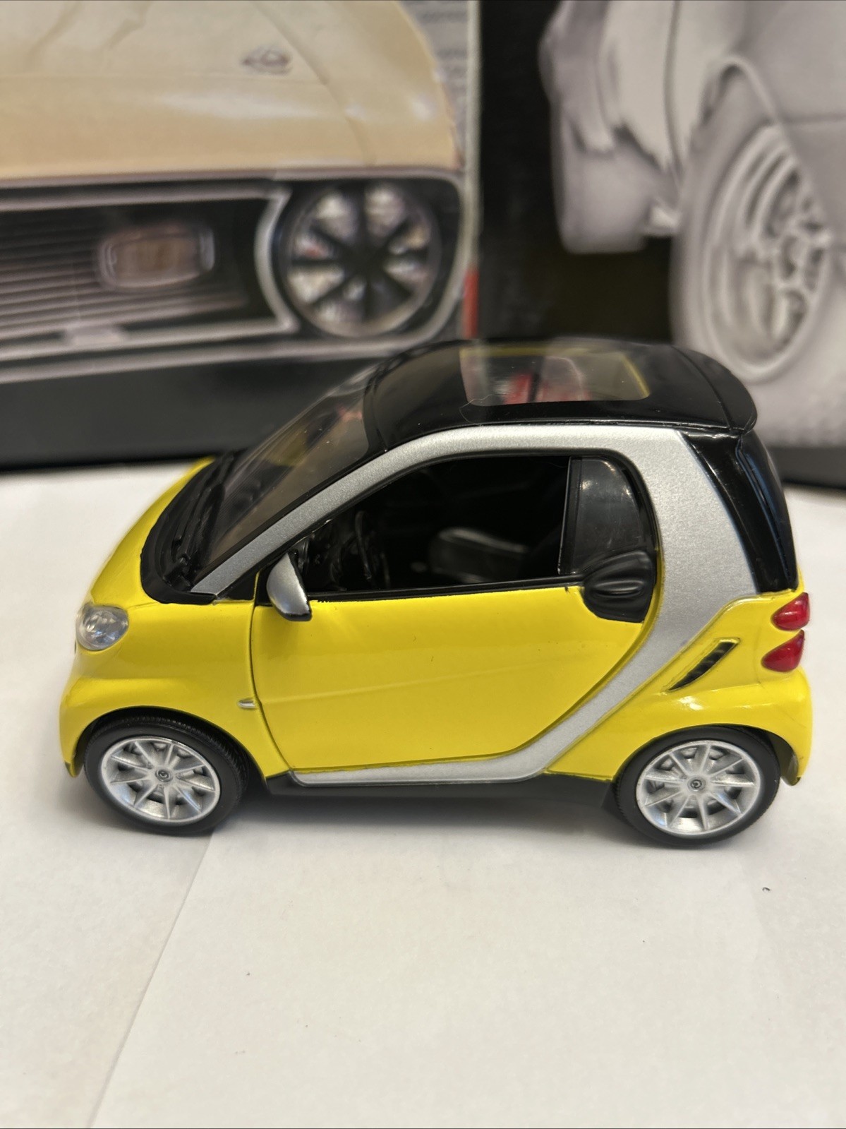 1:24 Ray Toys Smart Car Diecast Yellow