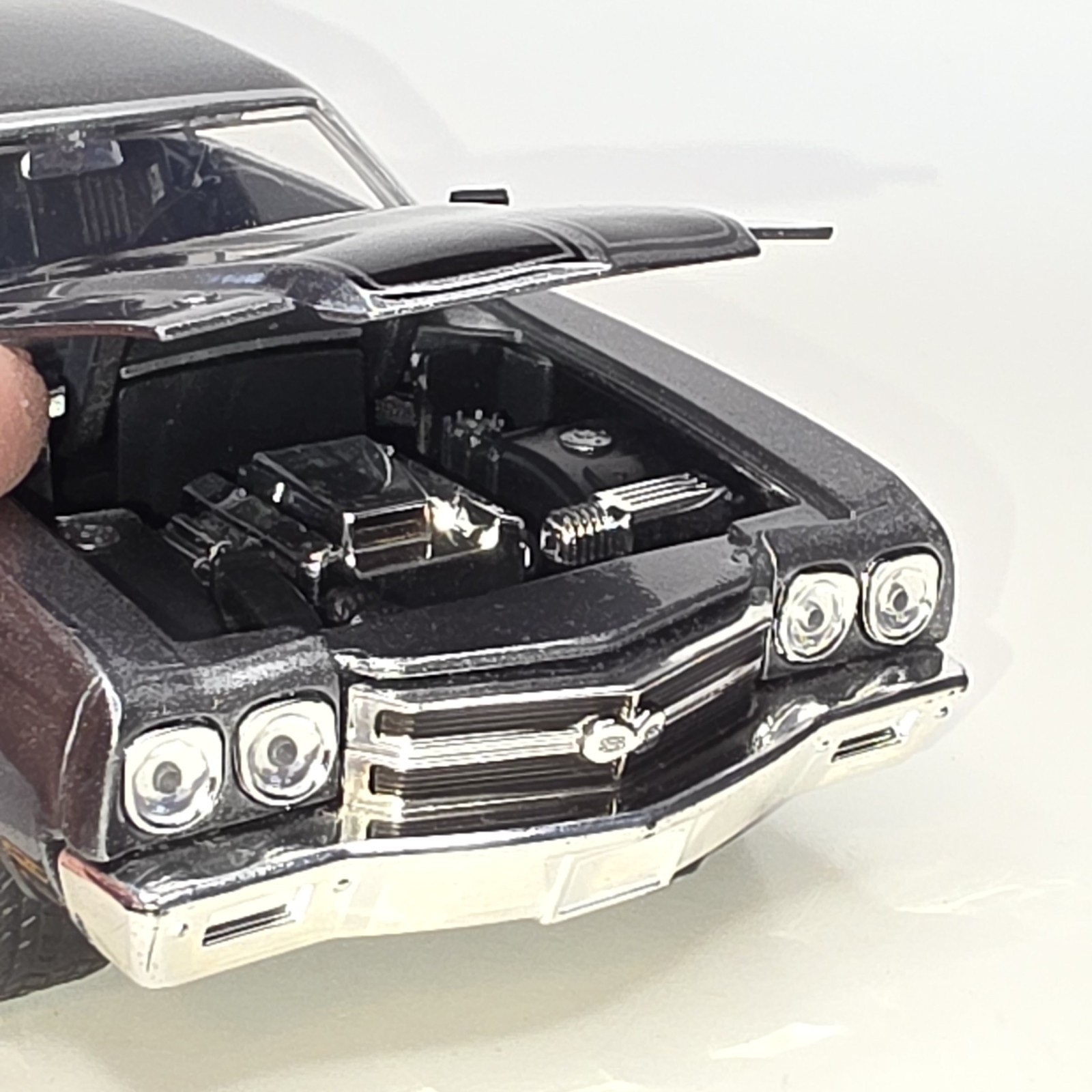 1970 Chevrolet Chevelle SS 454 Limited Edition 1:24 Premium Diecast Model Car