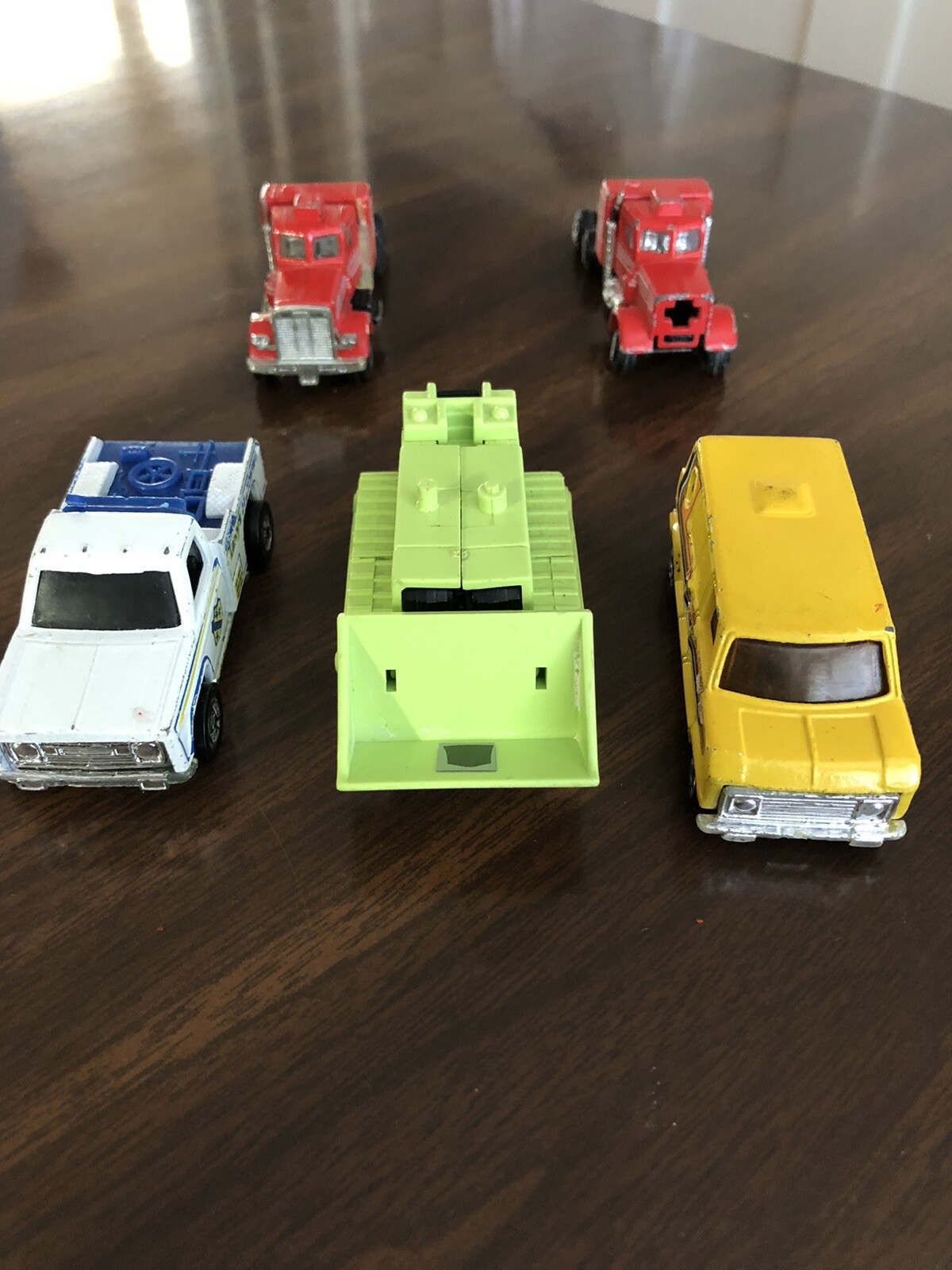 lot of 5 collectible die cast and plastic trucks, van, bulldozer and wrecker