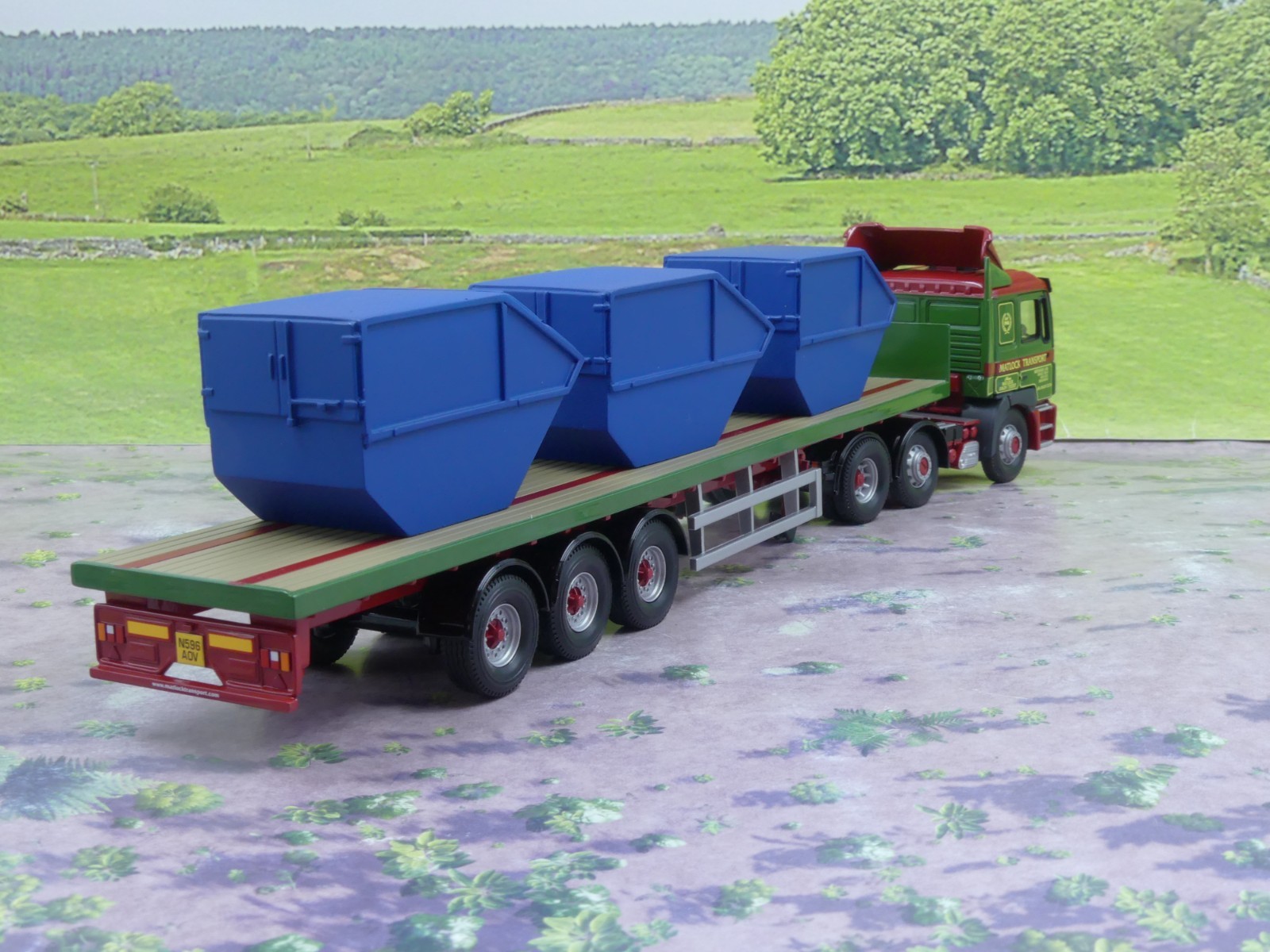Corgi CC12013 MAN Flatbed & Skips – Matlock Transport – 1:50 scale mint boxed