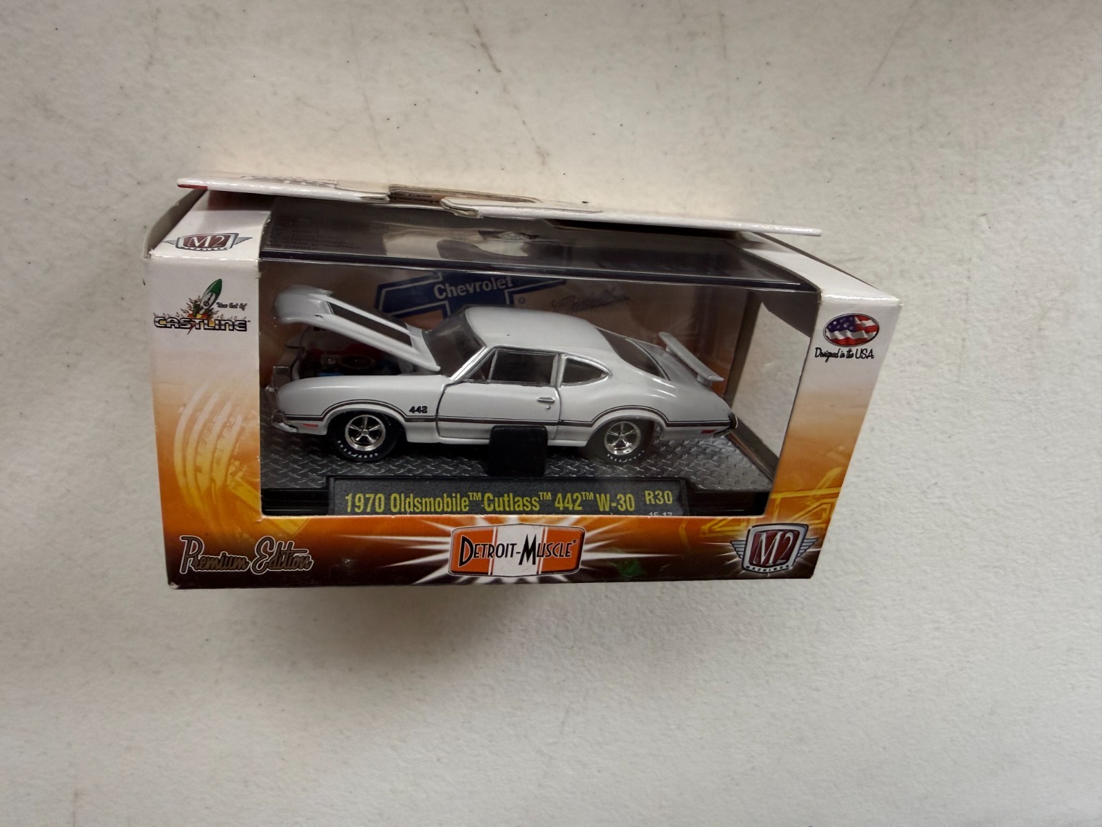 M2 Machines Detroit-Muscle 1970 Oldsmobile Cutlass 442 W-30 R30 White HTF F17