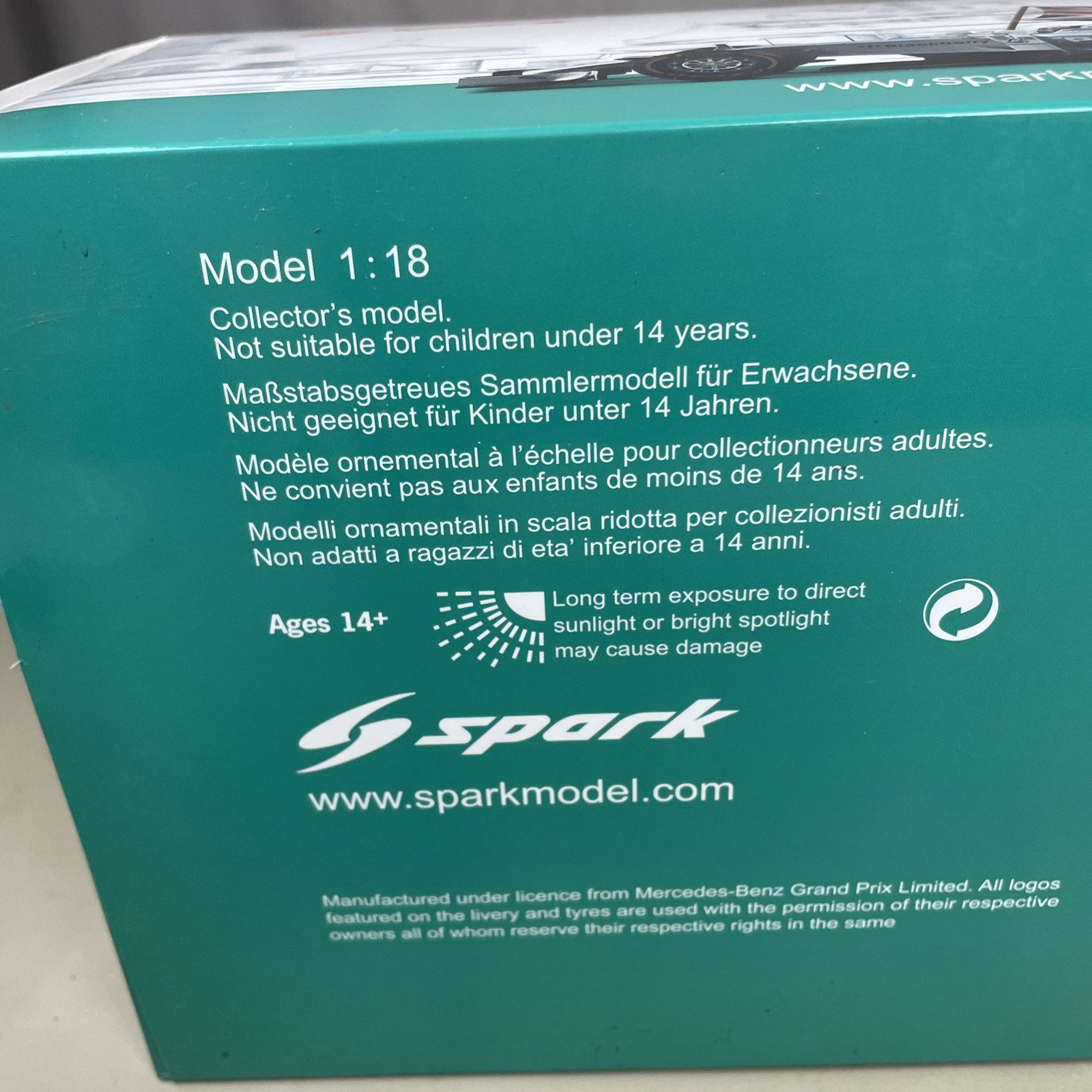 Spark Model 1/18 Lewis Hamilton 2014 Mercedes F1 W05 Winner Abu Dhabi GP 2014