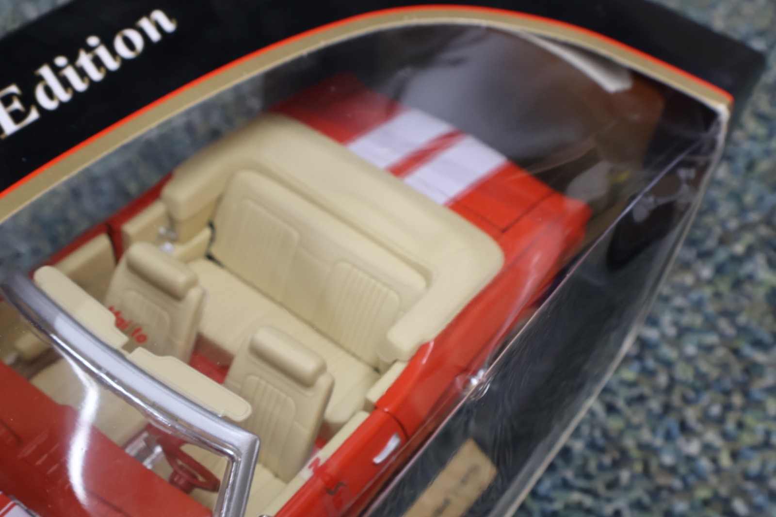 Maisto 1:18 1971 Chevrolet Chevelle SS 454 Convertible Model Car in Orange