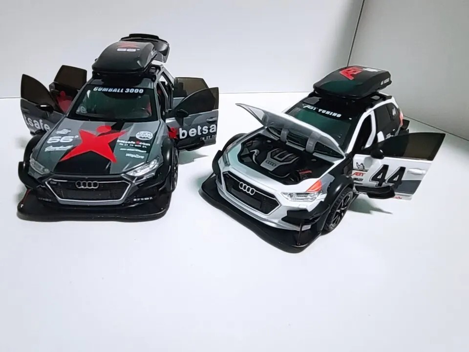 1/24 Audi RS6 Avant Station Wagon Alloy Track Racing Car Model Sports Car
