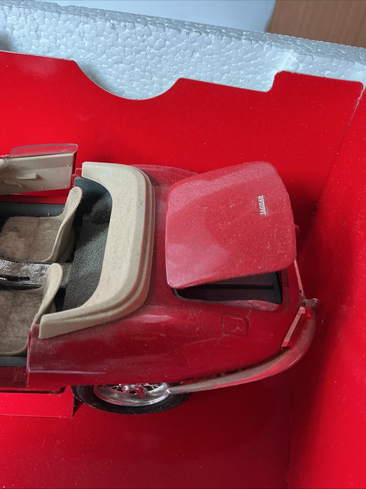 Snap-On 1961 Jaguar E-Type Cabriolet 40 Years Tatty Box And Dusty Car