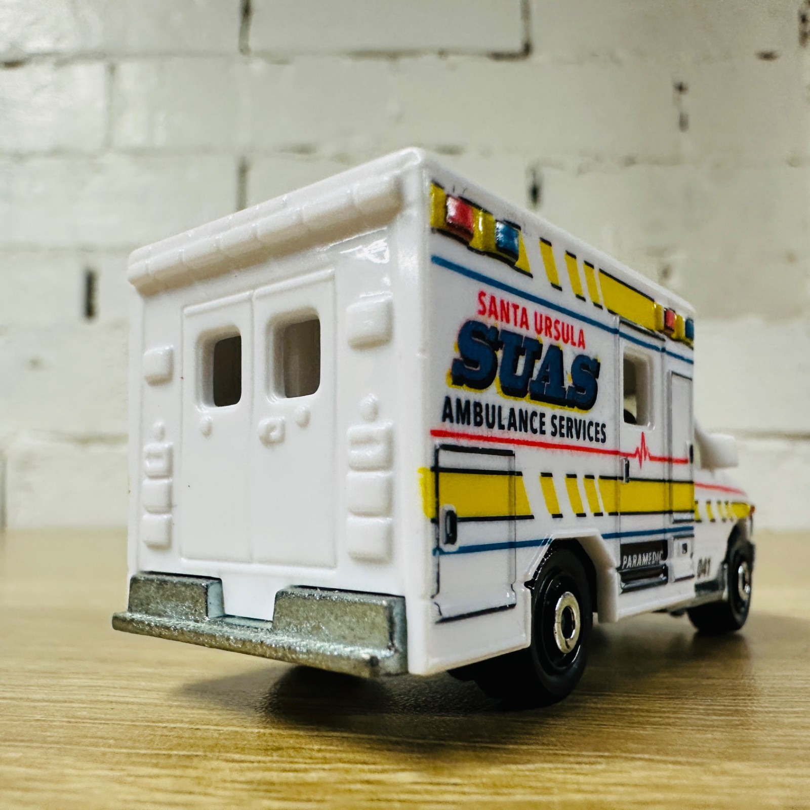 Ford E350 Ambulance White Yellow SUAS Santa Ursula MB944 2015 Heroic Rescue