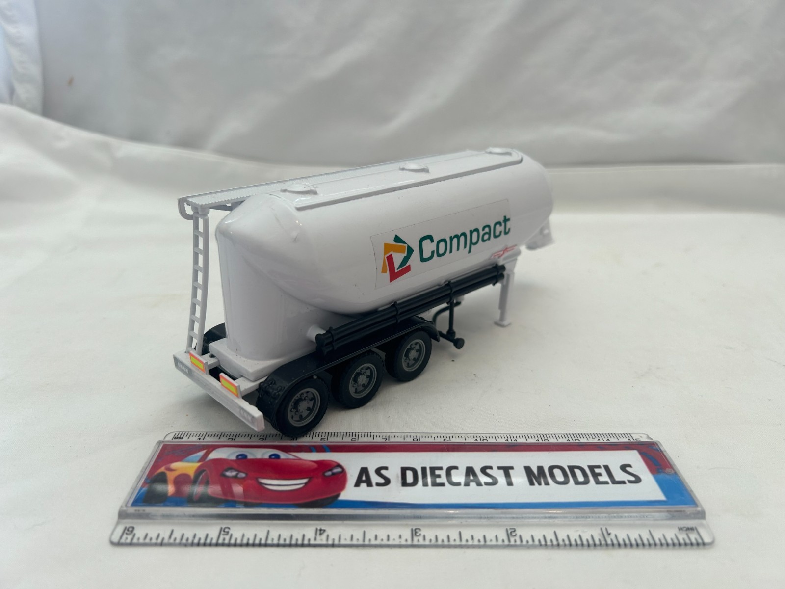 Corgi Modern Truck Joal White 3 Axle Powder Tanker Trailer Only 1/50