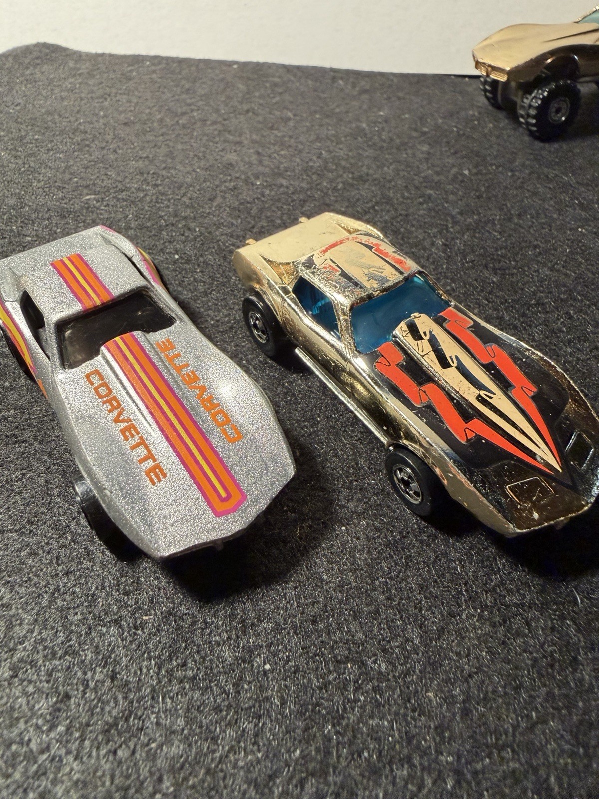 Hot Wheels LOT of 6 vintage Corvette Stingrays loose-all diff see photos please