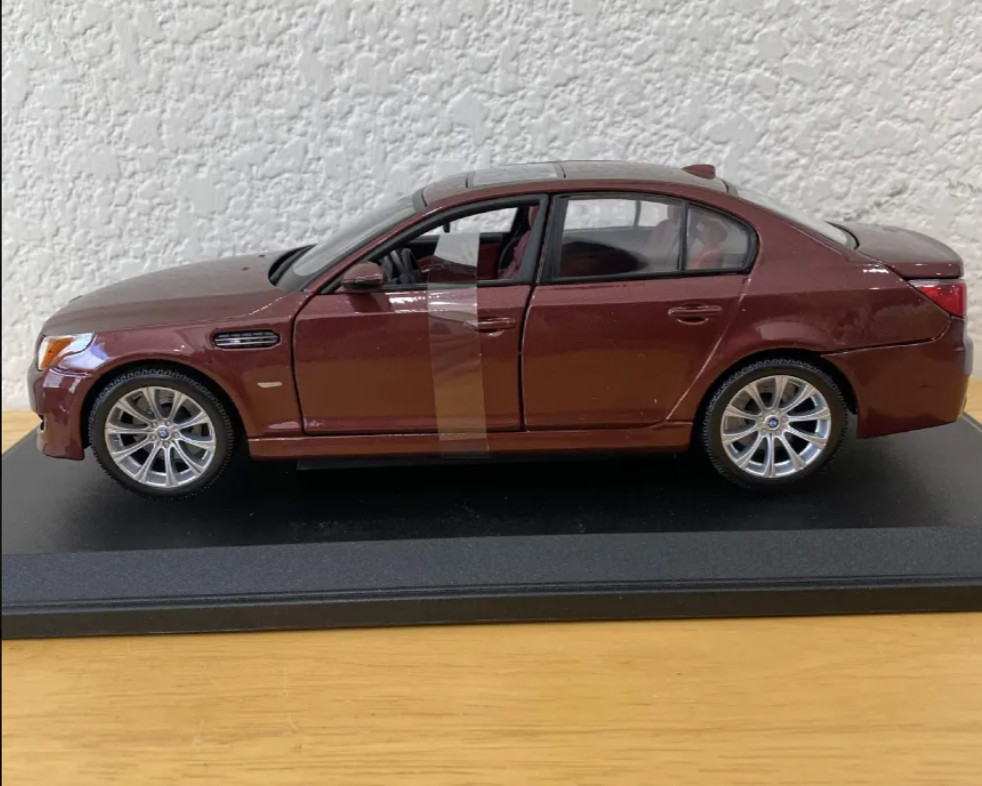 2010 BMW M5 Indianapolis Red Metallic 1/18 Maisto HTF Special Edition