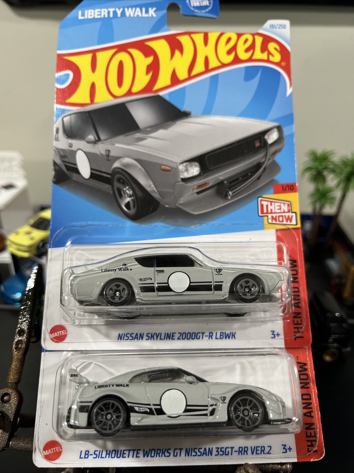 Hot Wheels NISSAN SKYLINE LIBERTY WALK THEN AND NOW SET(2cars)